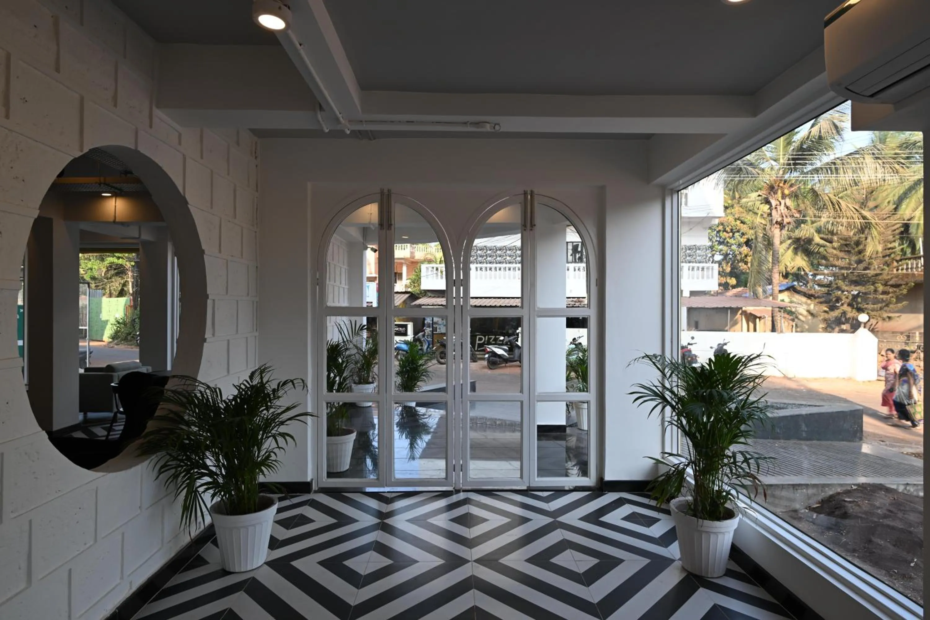 Facade/entrance in Bedzzz Xclusiv Morjim, Goa By Leisure Hotels