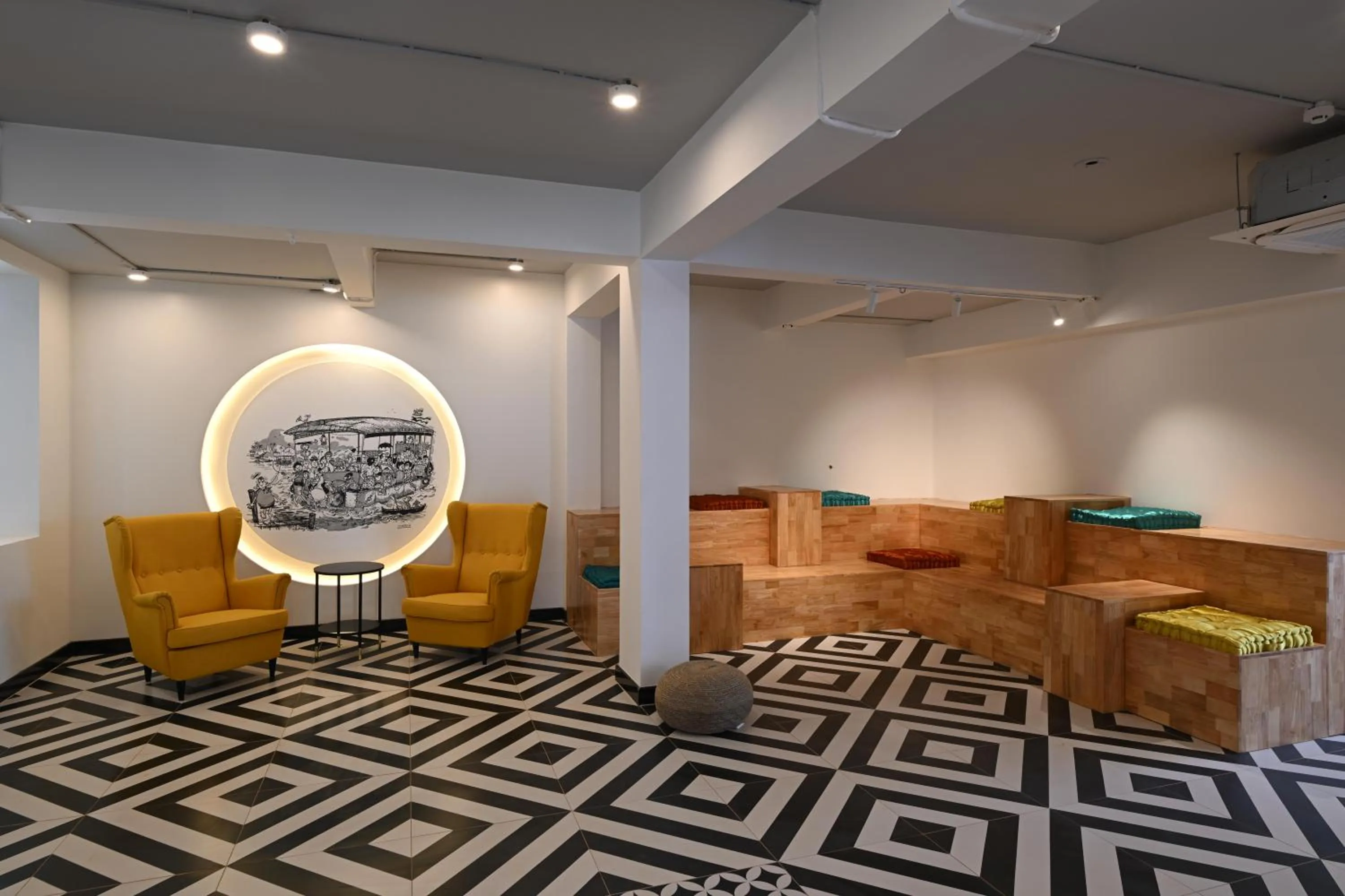 Lounge or bar in Bedzzz Xclusiv Morjim, Goa By Leisure Hotels