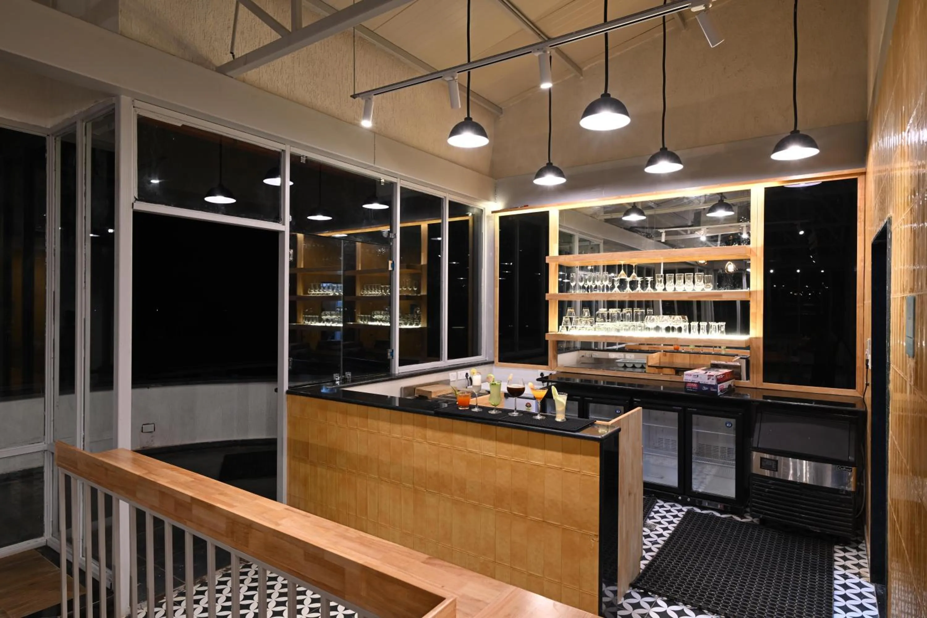 Lounge or bar in Bedzzz Xclusiv Morjim, Goa By Leisure Hotels