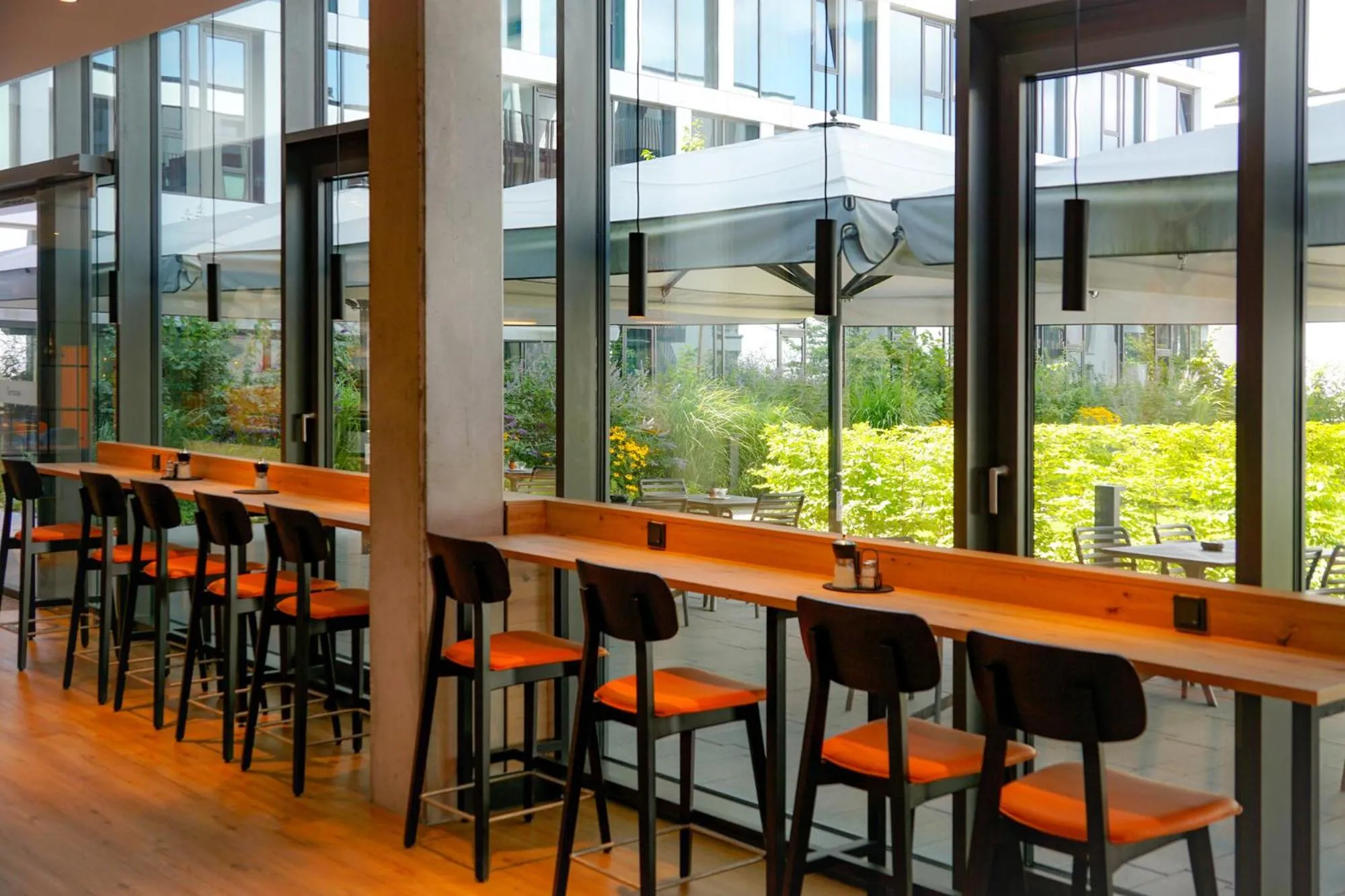 Restaurant/places to eat in mightyTwice Hotel Achern