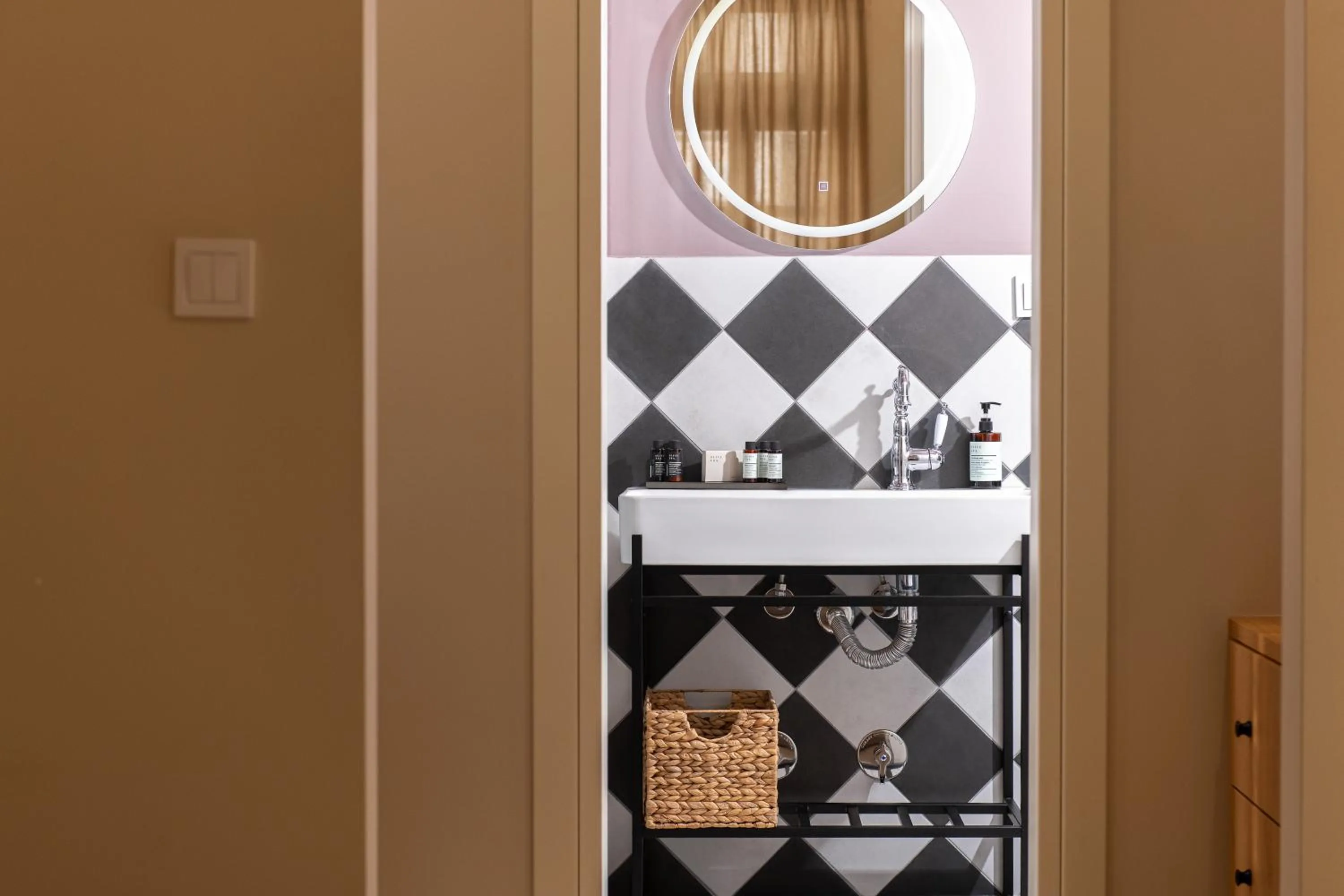 Bathroom in Living Yard Acropolis