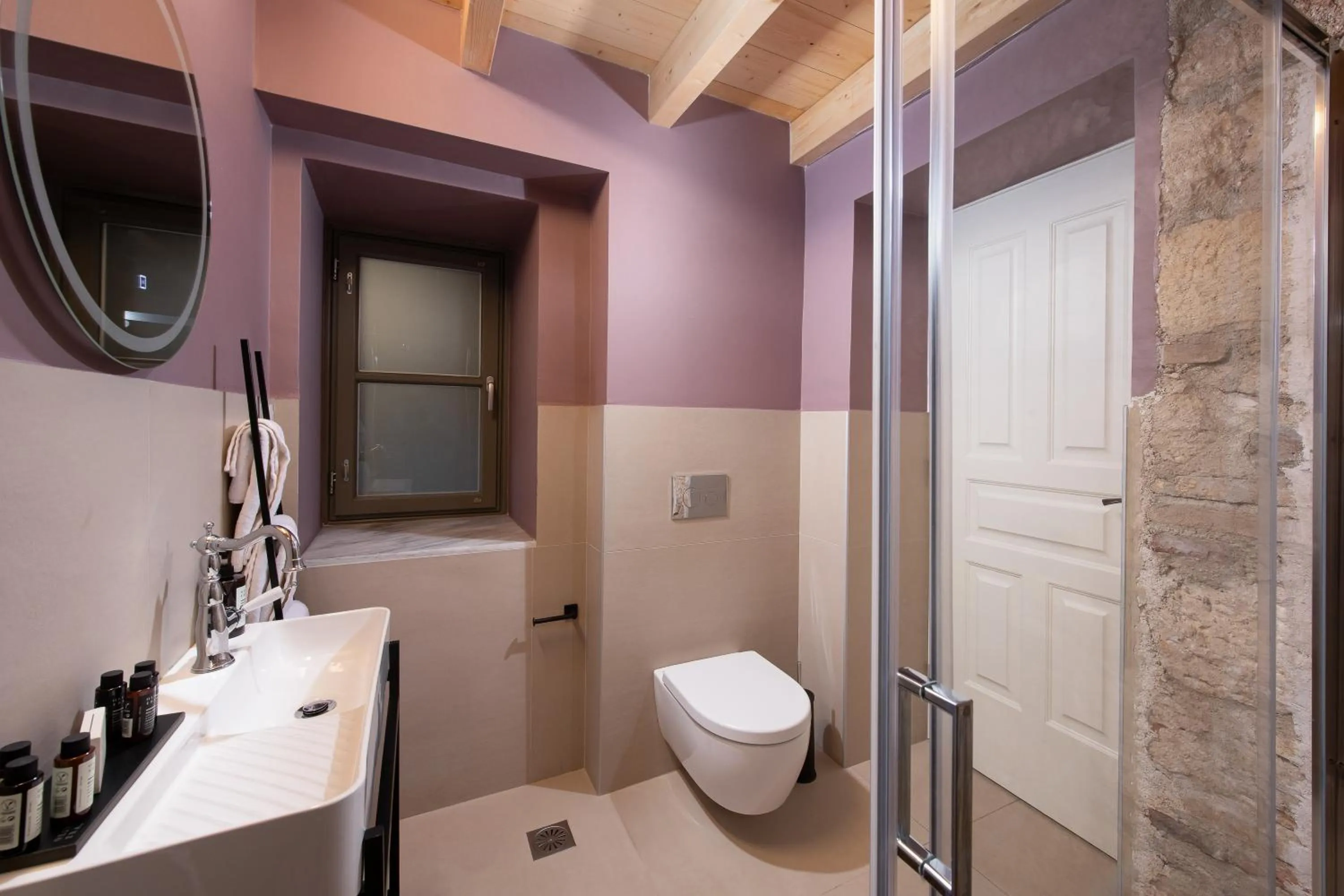 Shower in Living Yard Acropolis