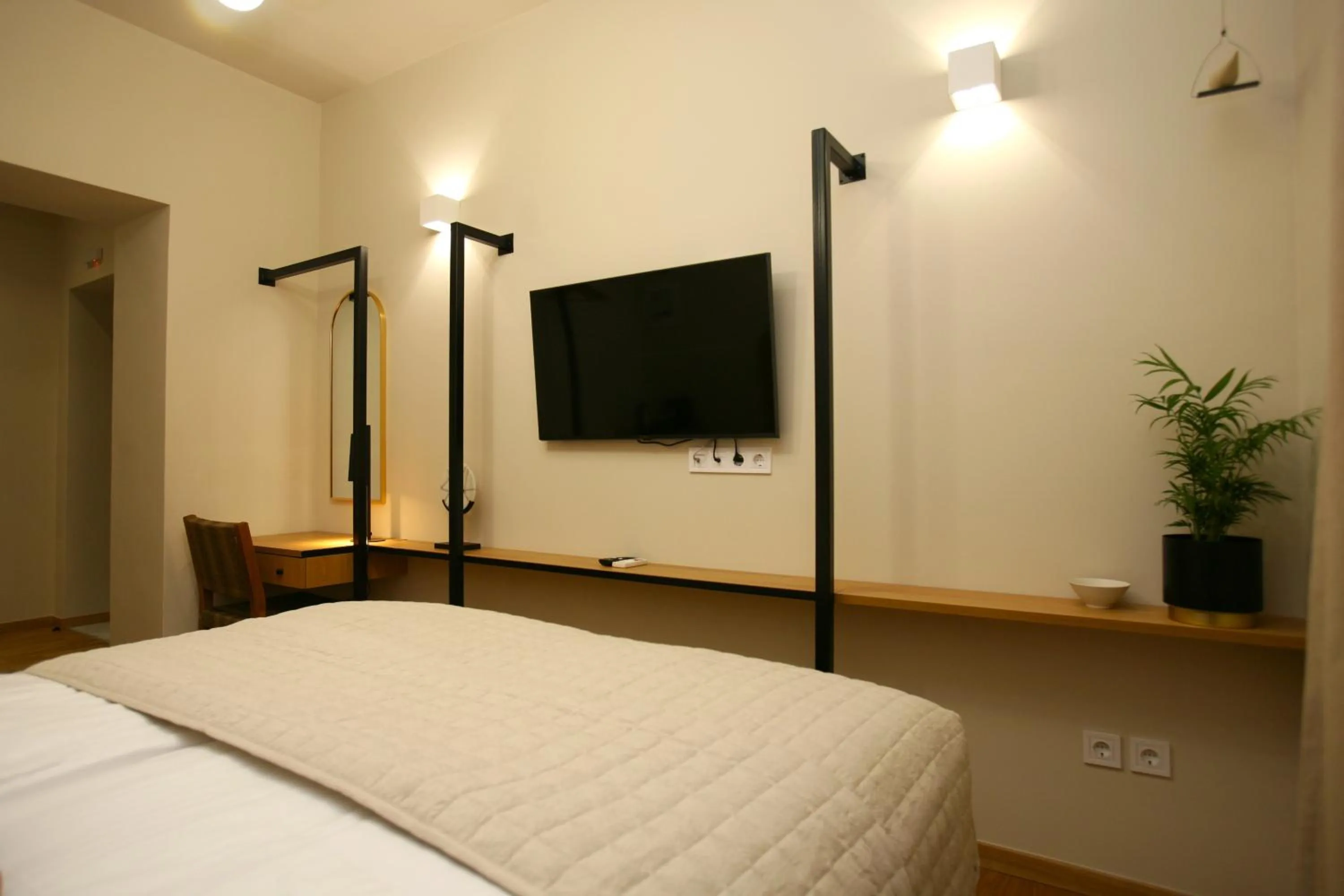 Bed in Living Yard Acropolis