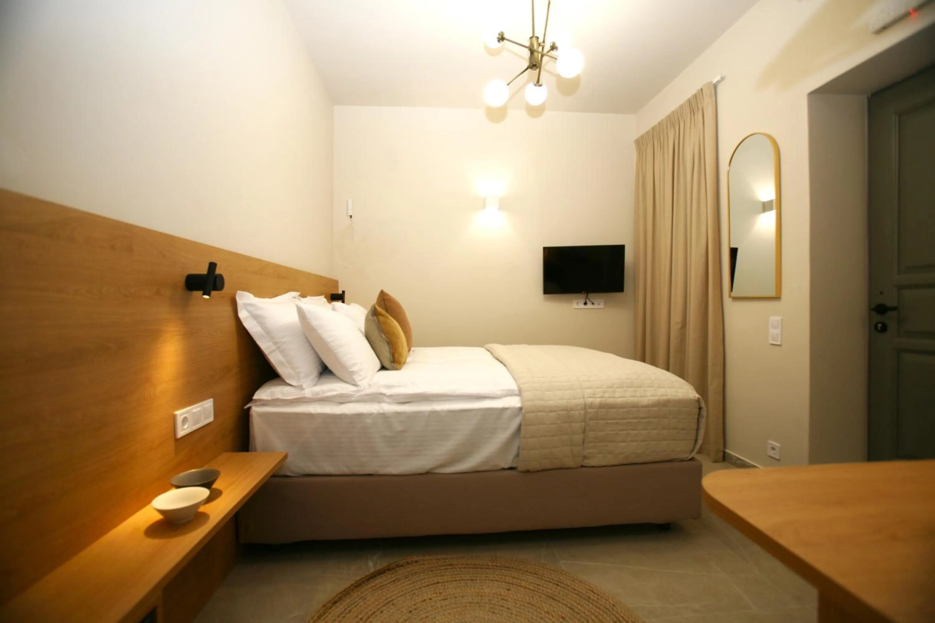 Bed in Living Yard Acropolis