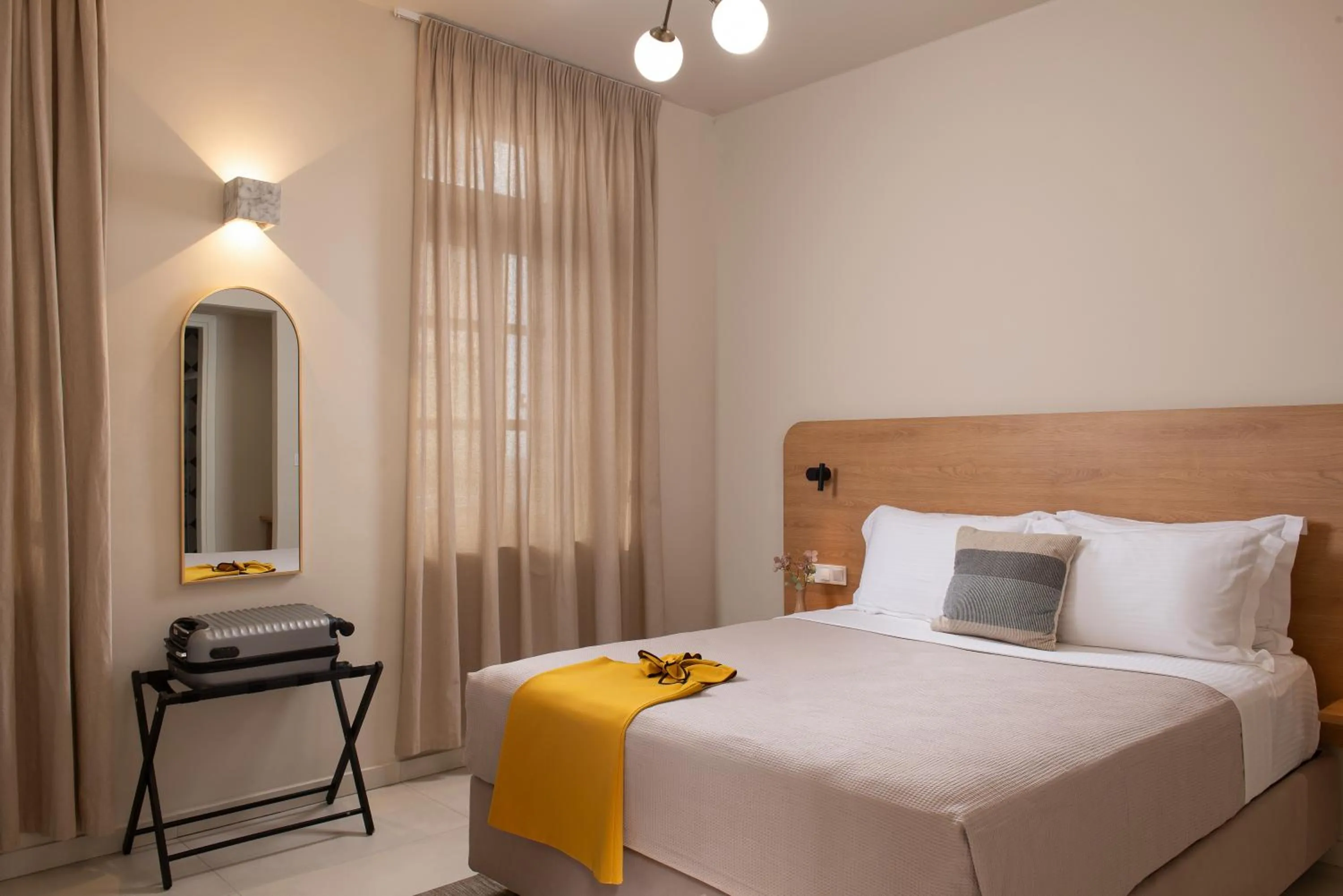 Bed in Living Yard Acropolis