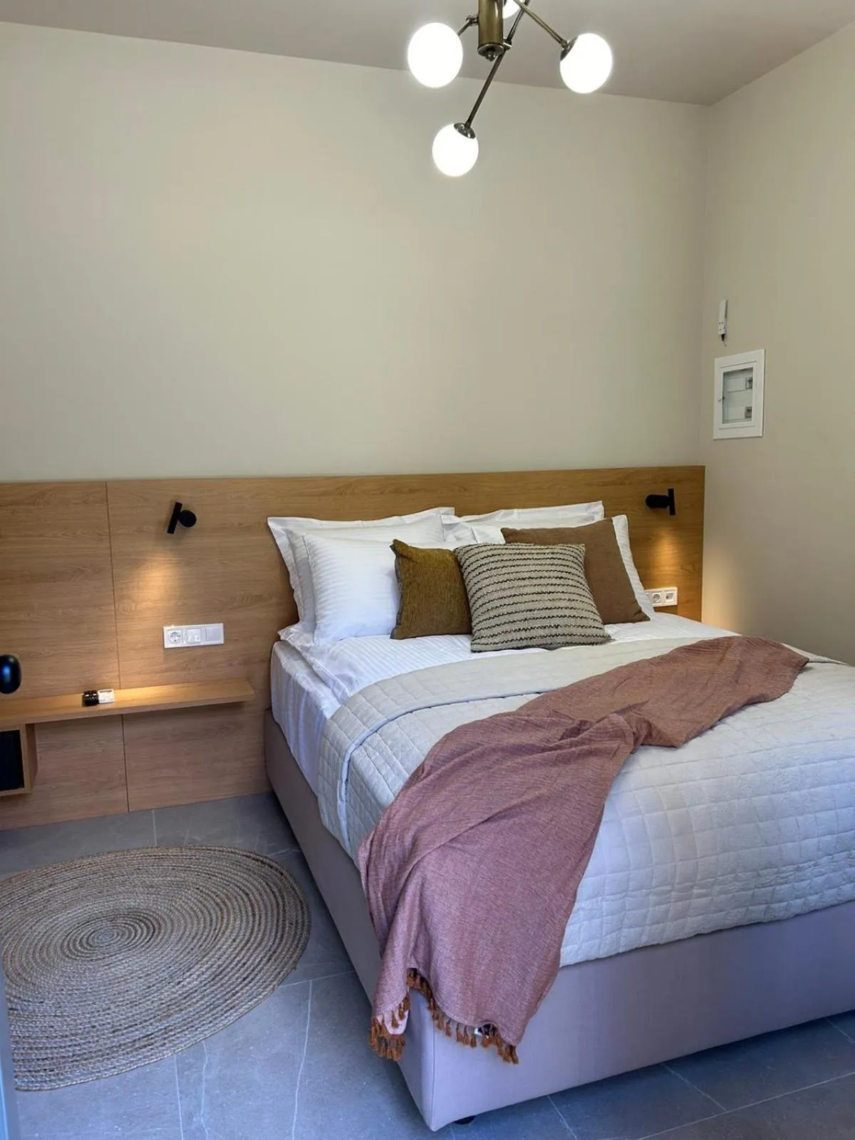 Bed in Living Yard Acropolis