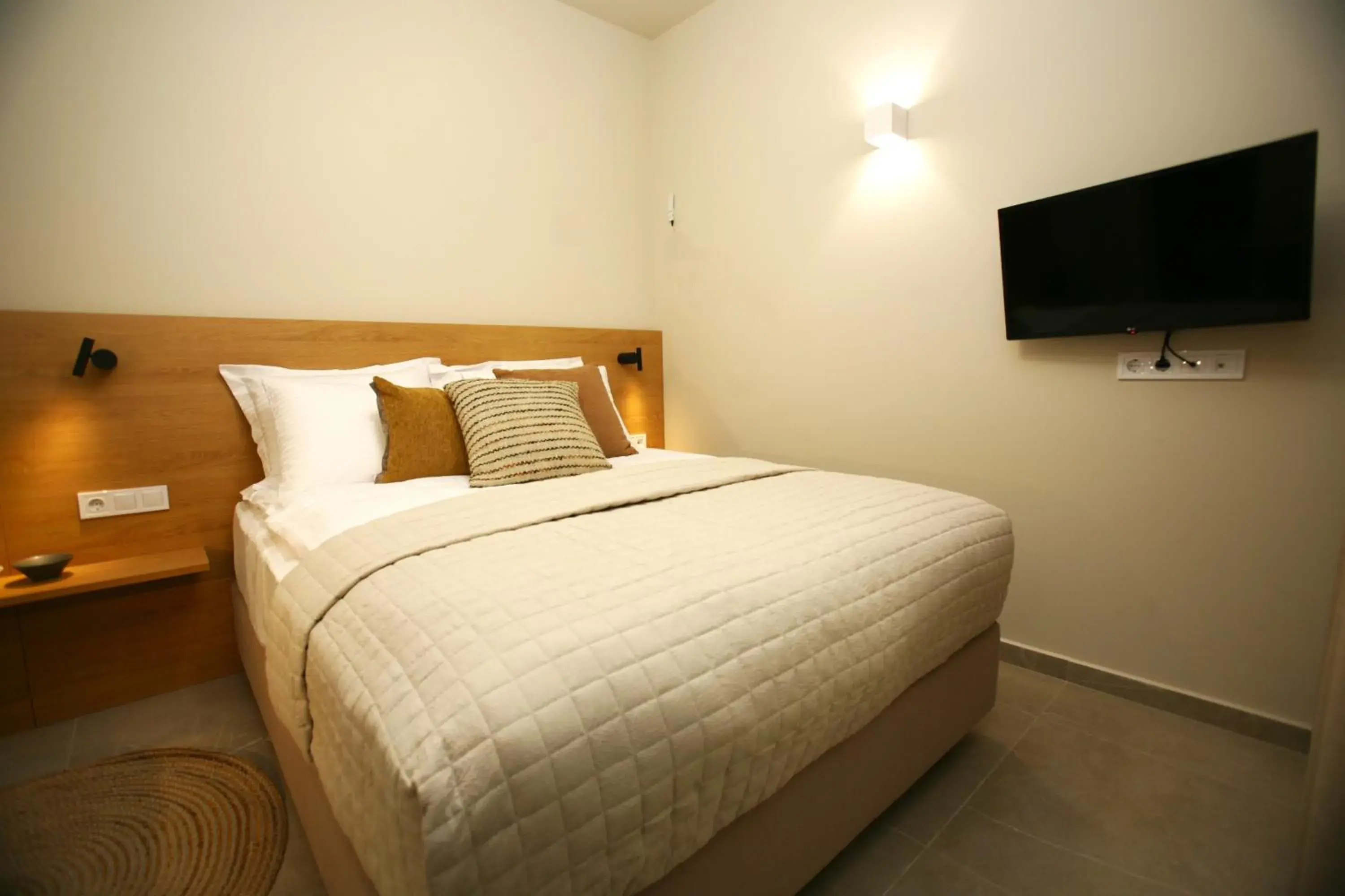 Cozy Room in Living Yard Acropolis Cozy Room in Living Yard Acropolis