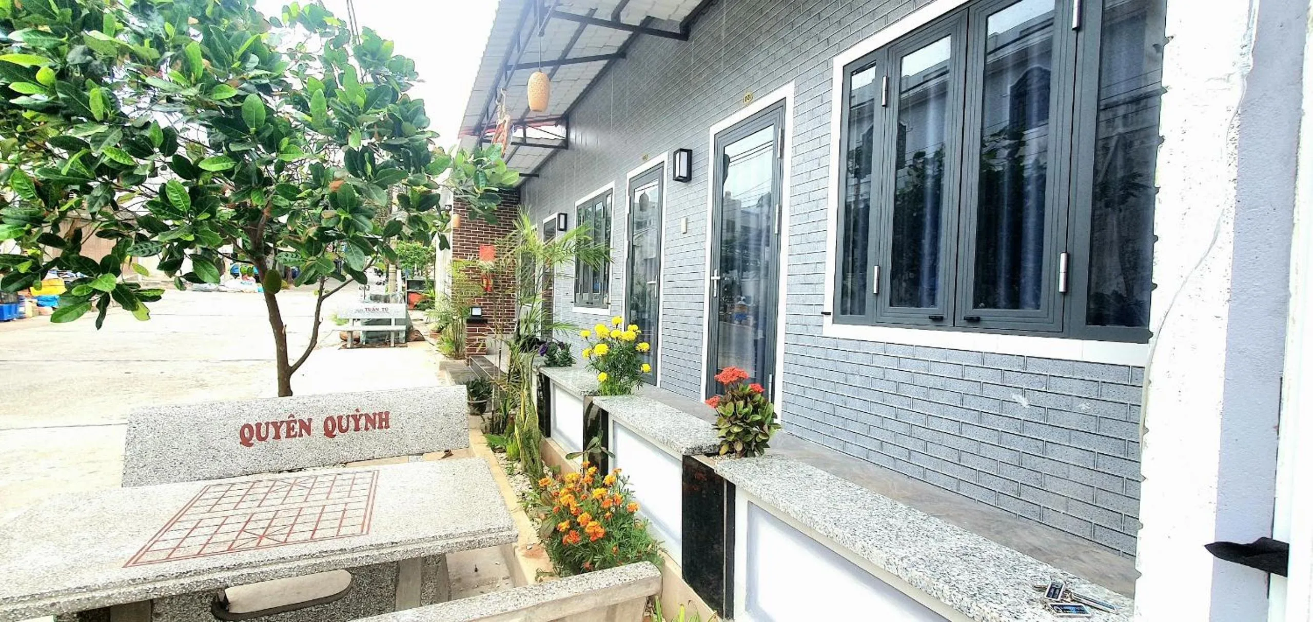 Facade/entrance in Homestay Quyên Quỳnh