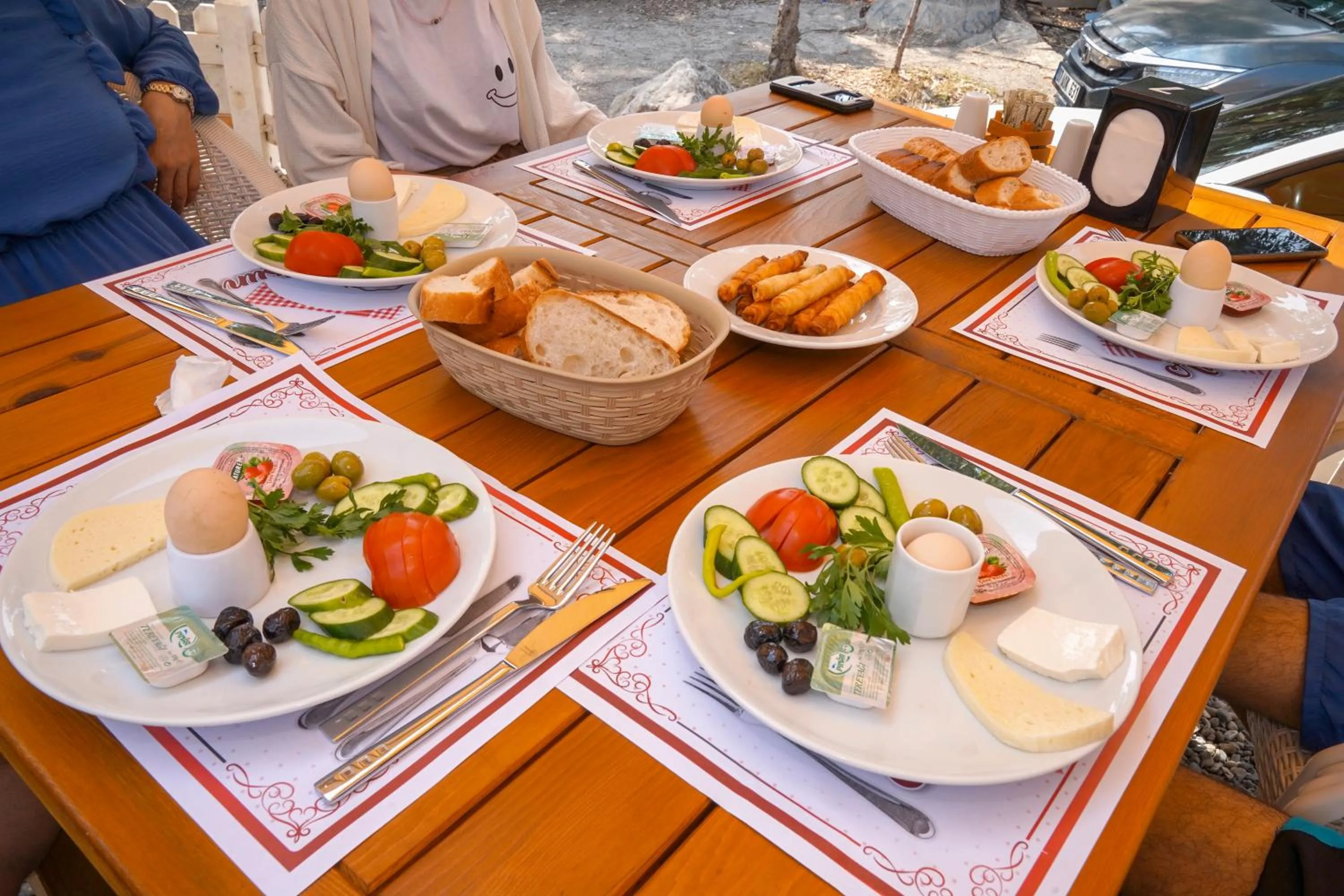 Restaurant/places to eat in Akyaka Nehir Butik Otel