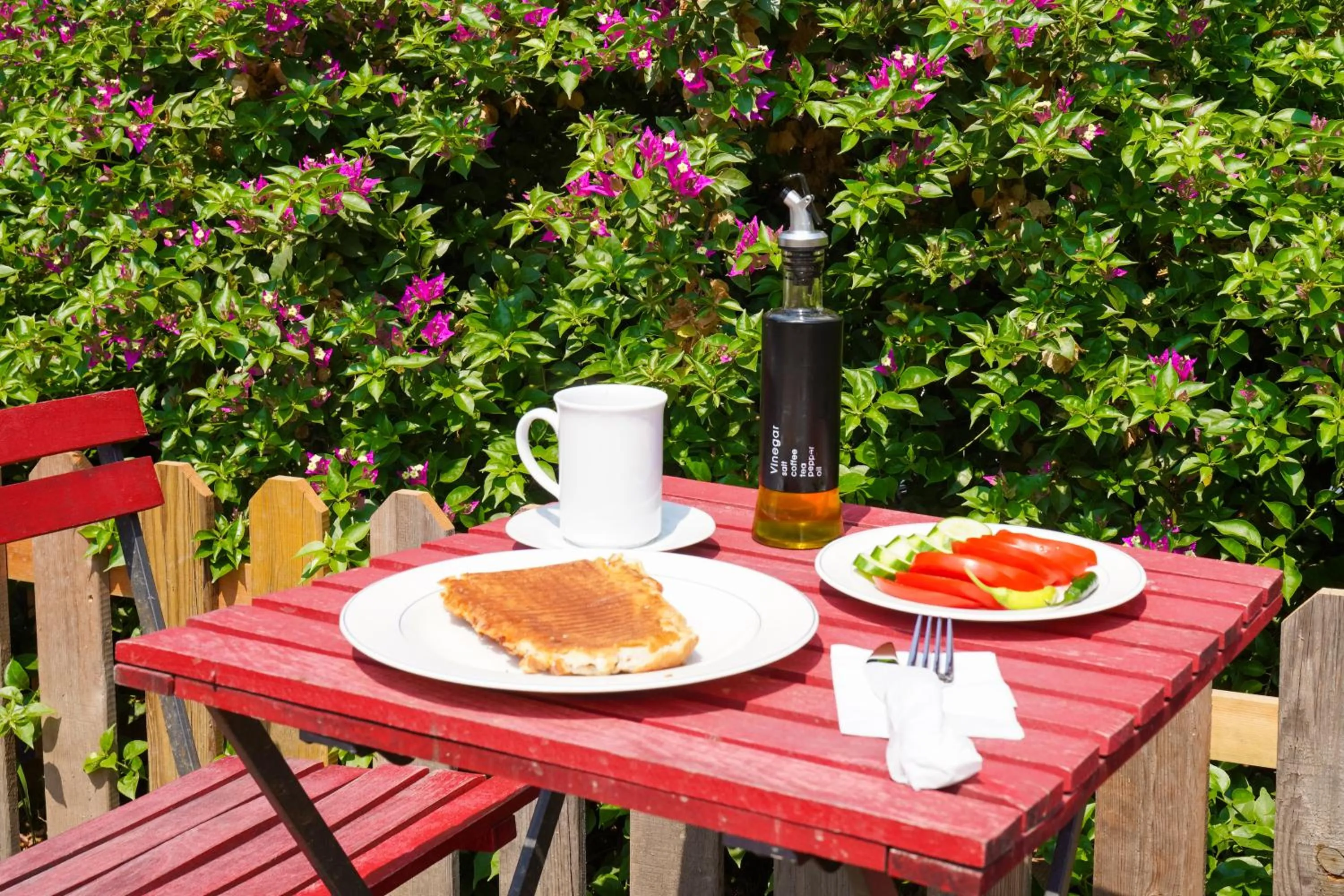 Food and drinks in Akyaka Nehir Butik Otel