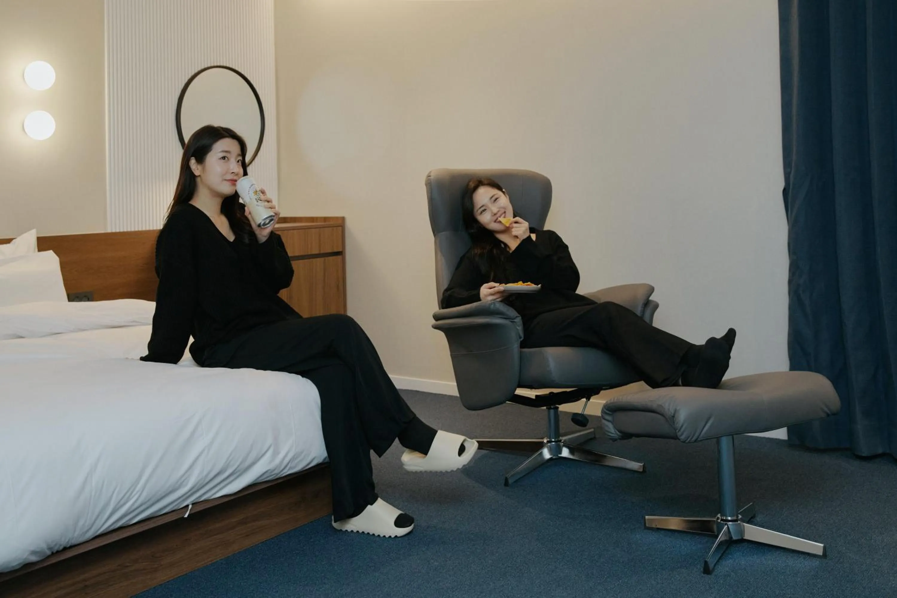 Seating area in Anook Hotel Suwon