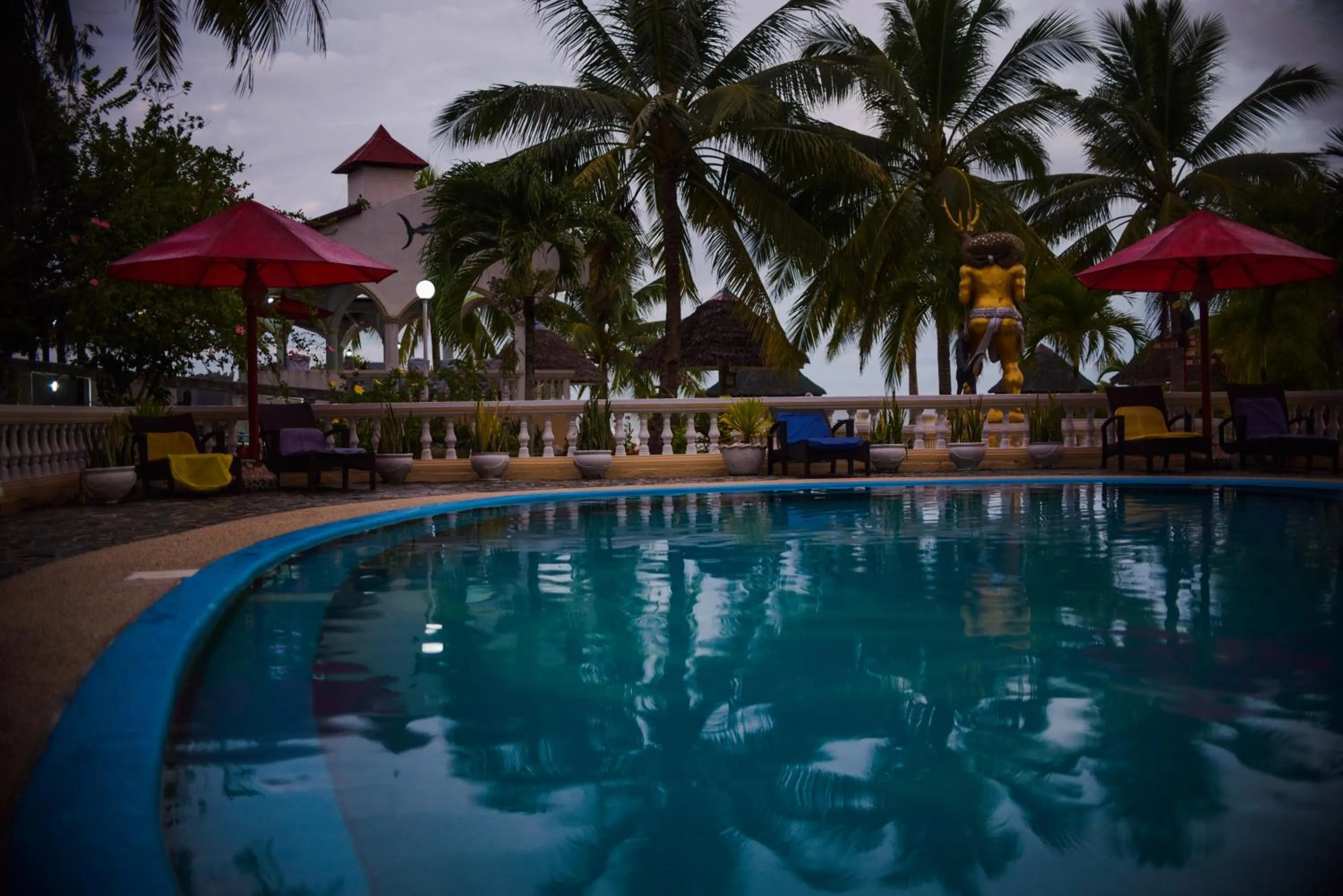 Swimming pool in Whispering Palms Island Resort