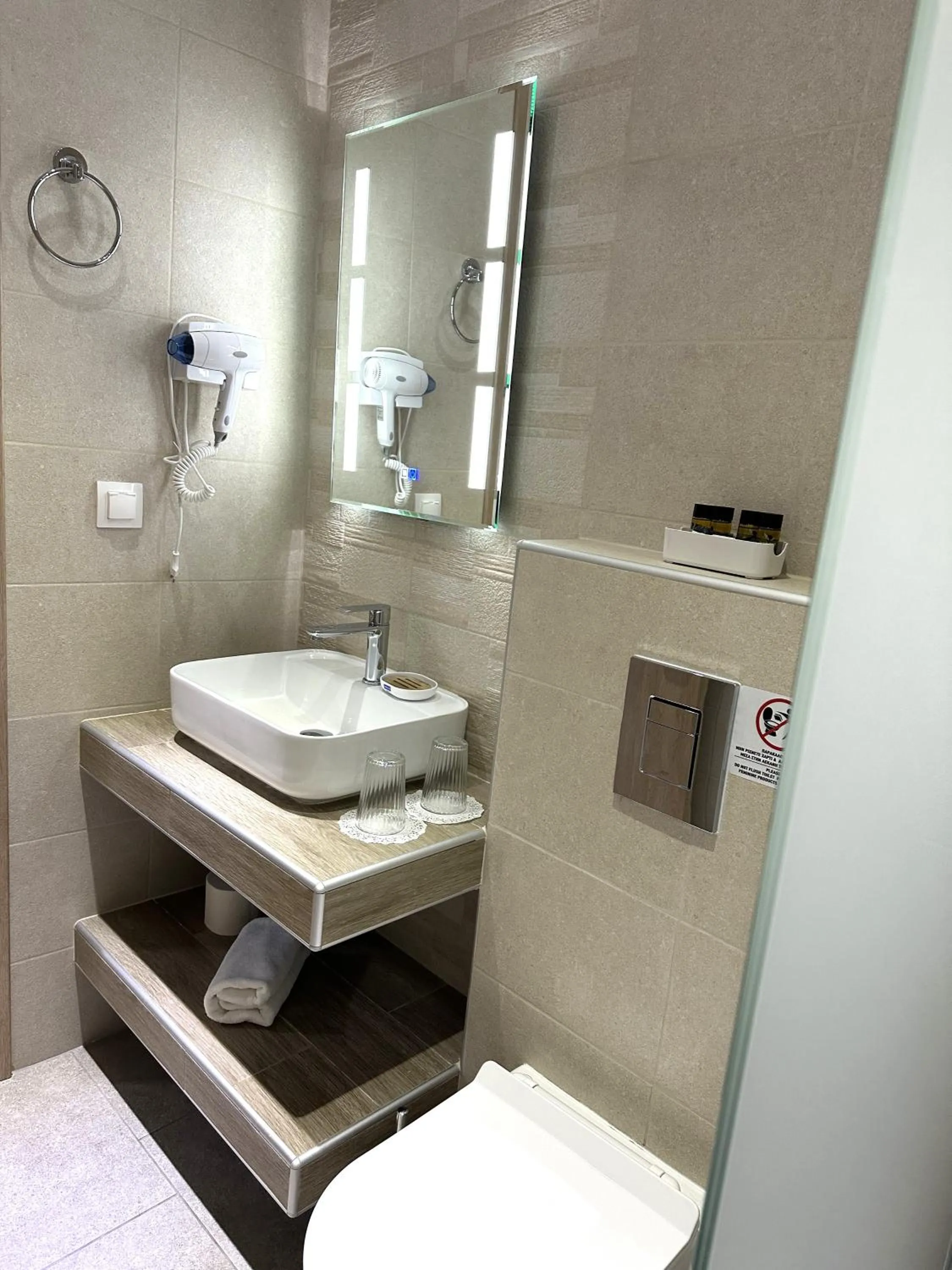 Shower in Navarino Luxe Suites