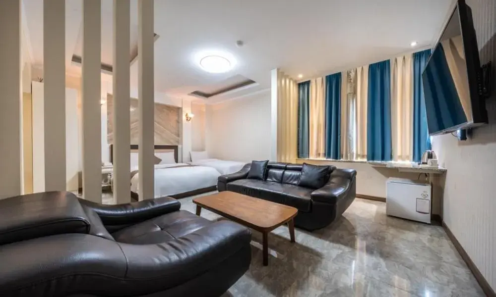 Superior Twin Room in Ansan Seowon Tourist Hotel Superior Twin Room in Ansan Seowon Tourist Hotel