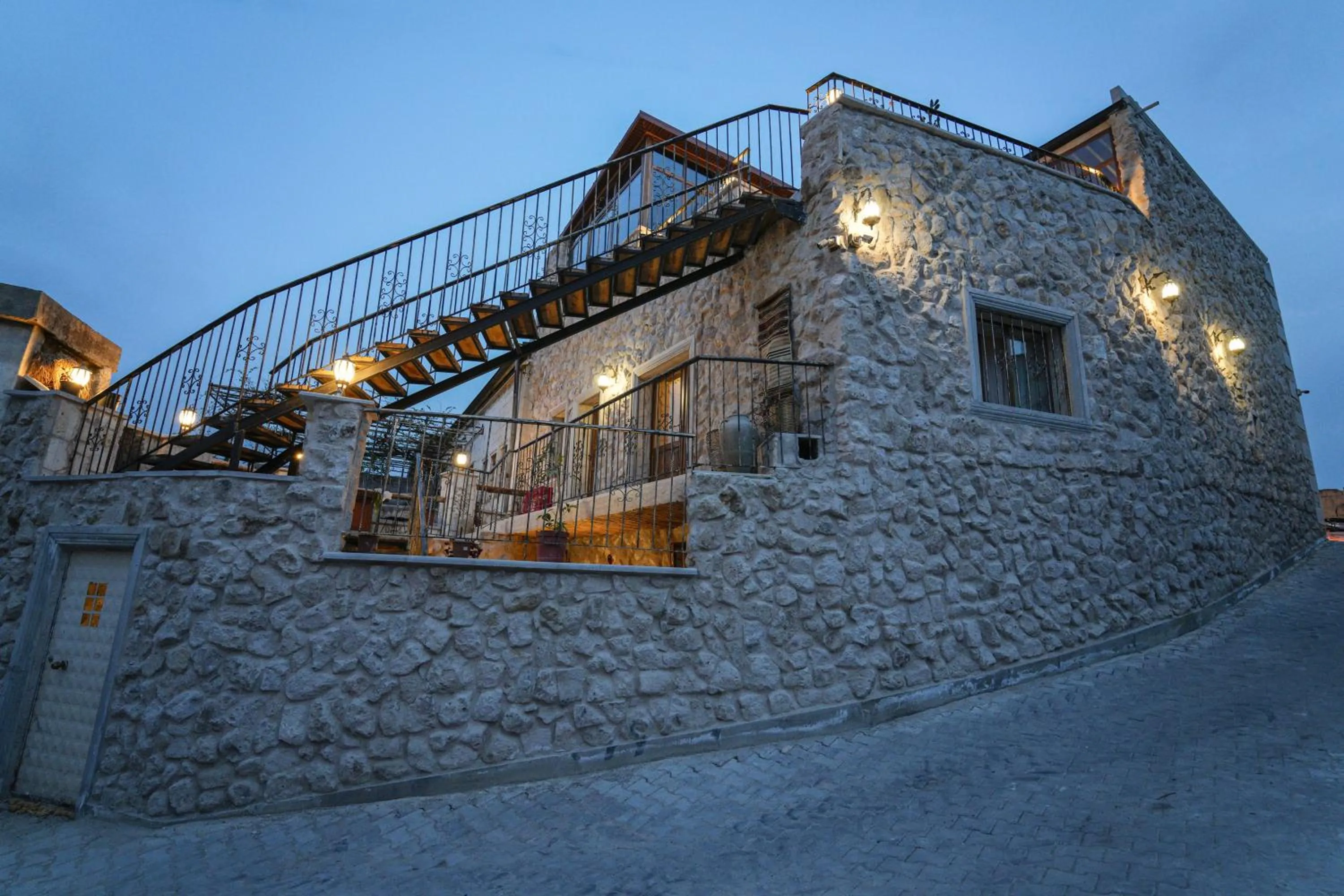 Property building in By Yüksel Cave