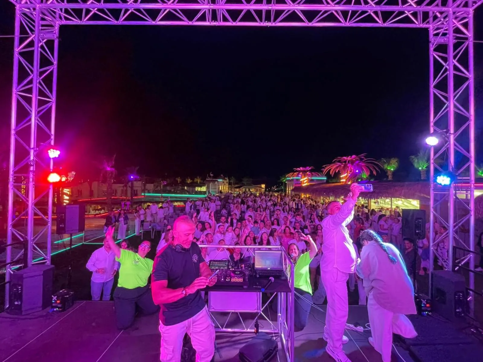 Evening entertainment in ON City Resort All Inclusive Prime