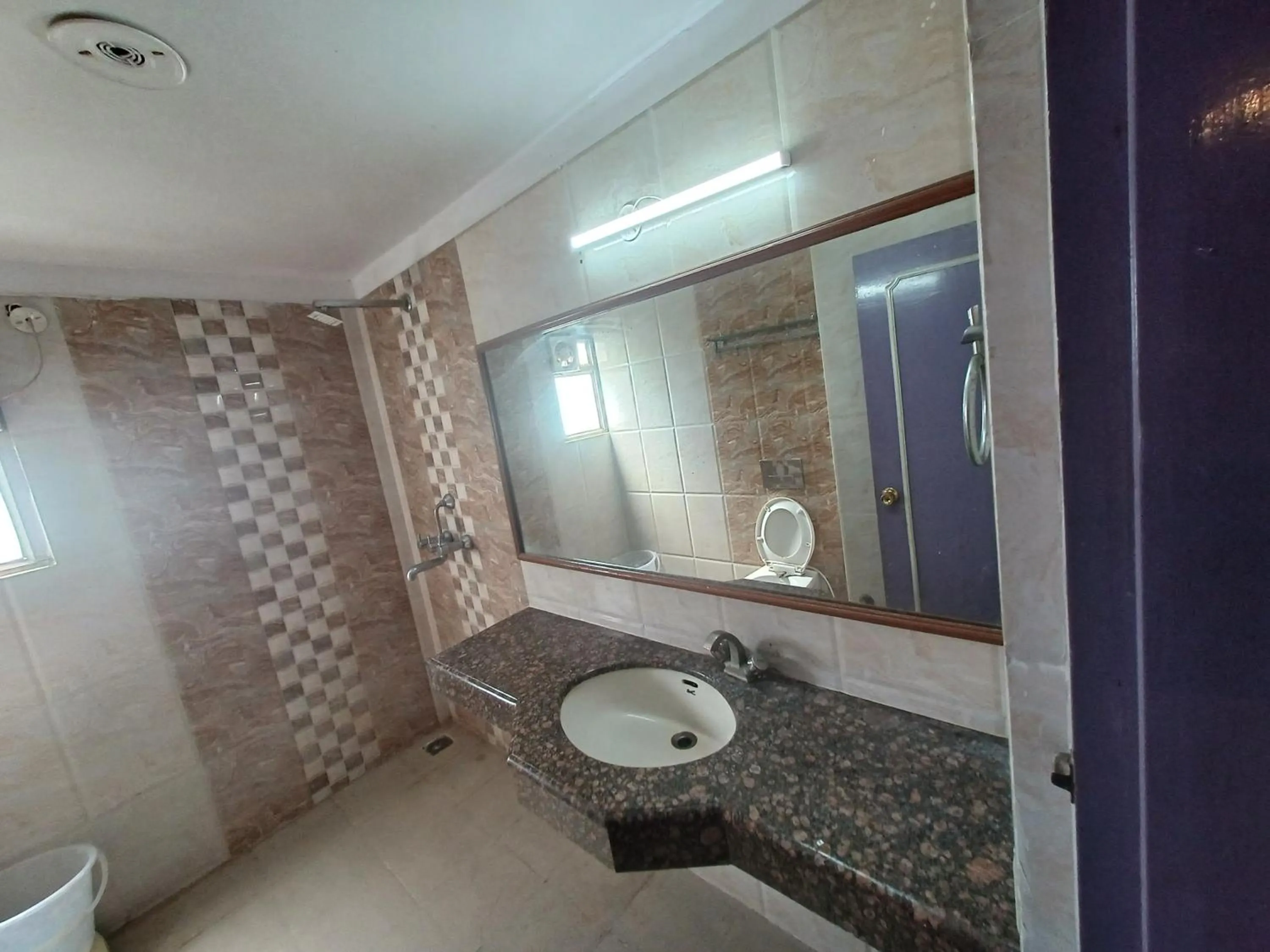 Bathroom in Hotel Maya international