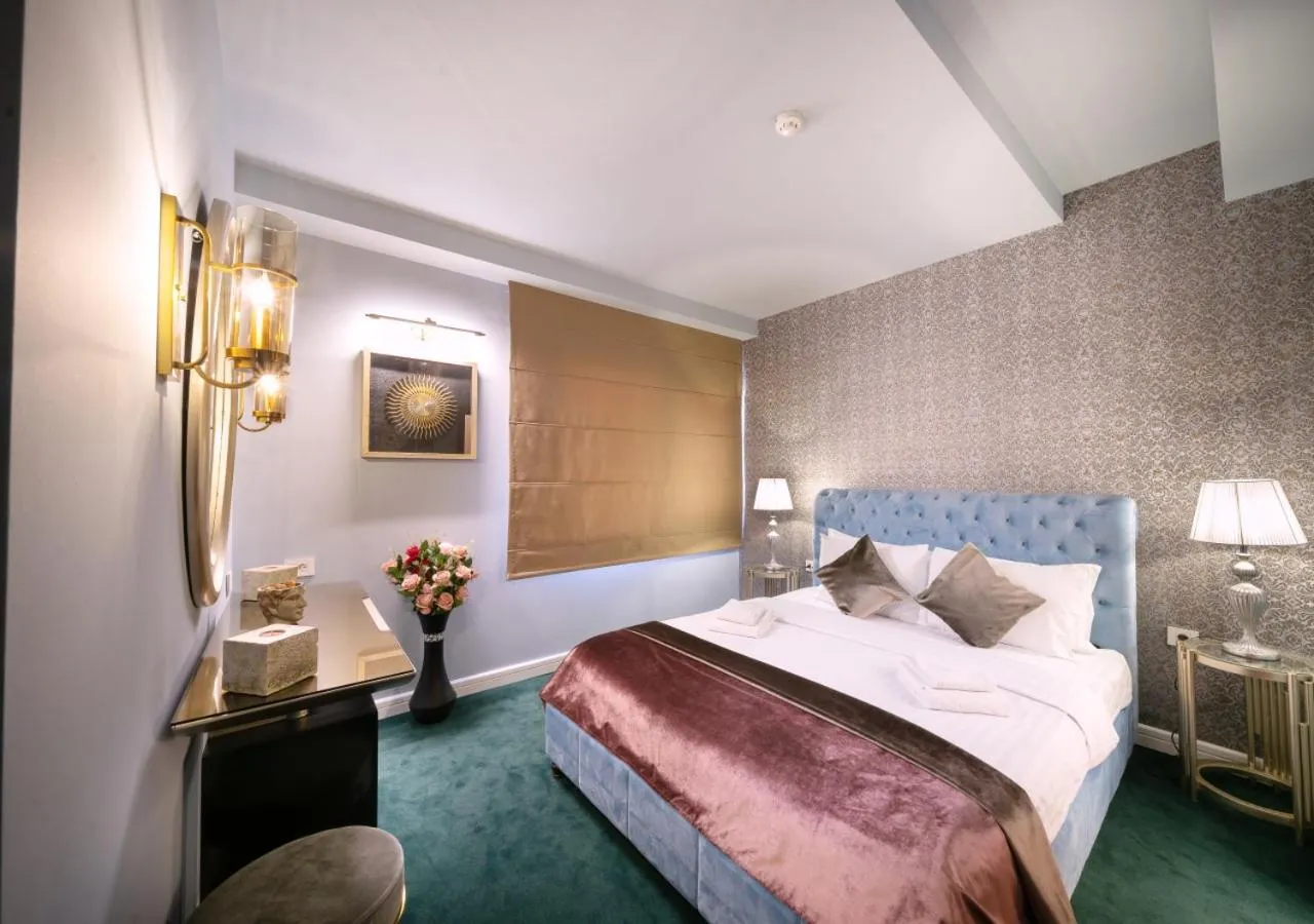 Bed in Phoenicia Comfort Hotel