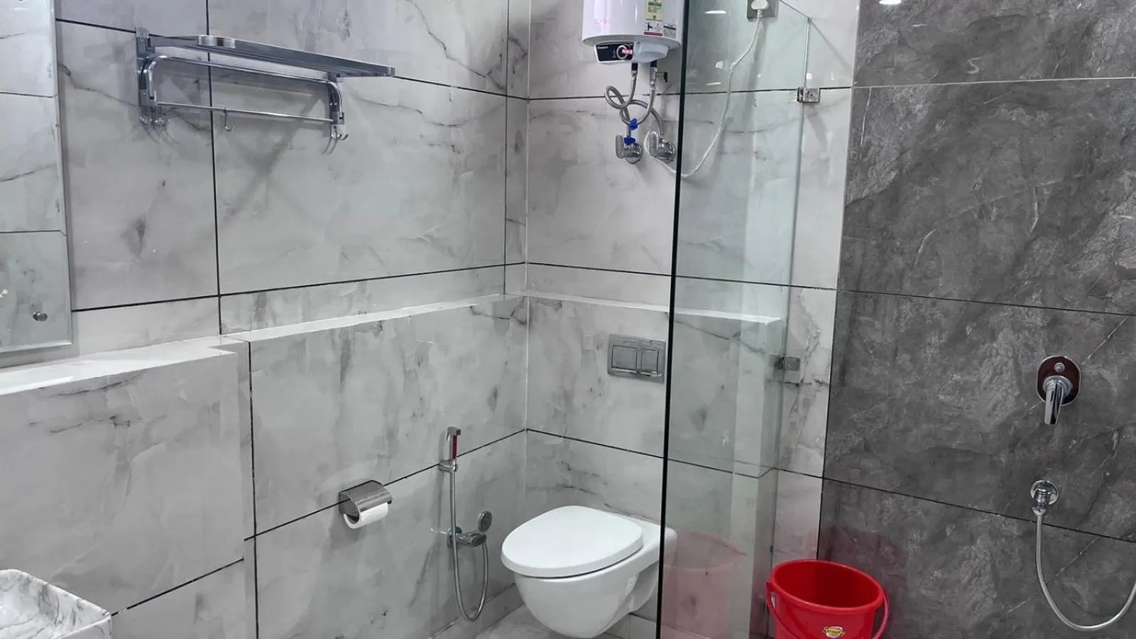 Bathroom in Hotel Down Town Paschim Vihar