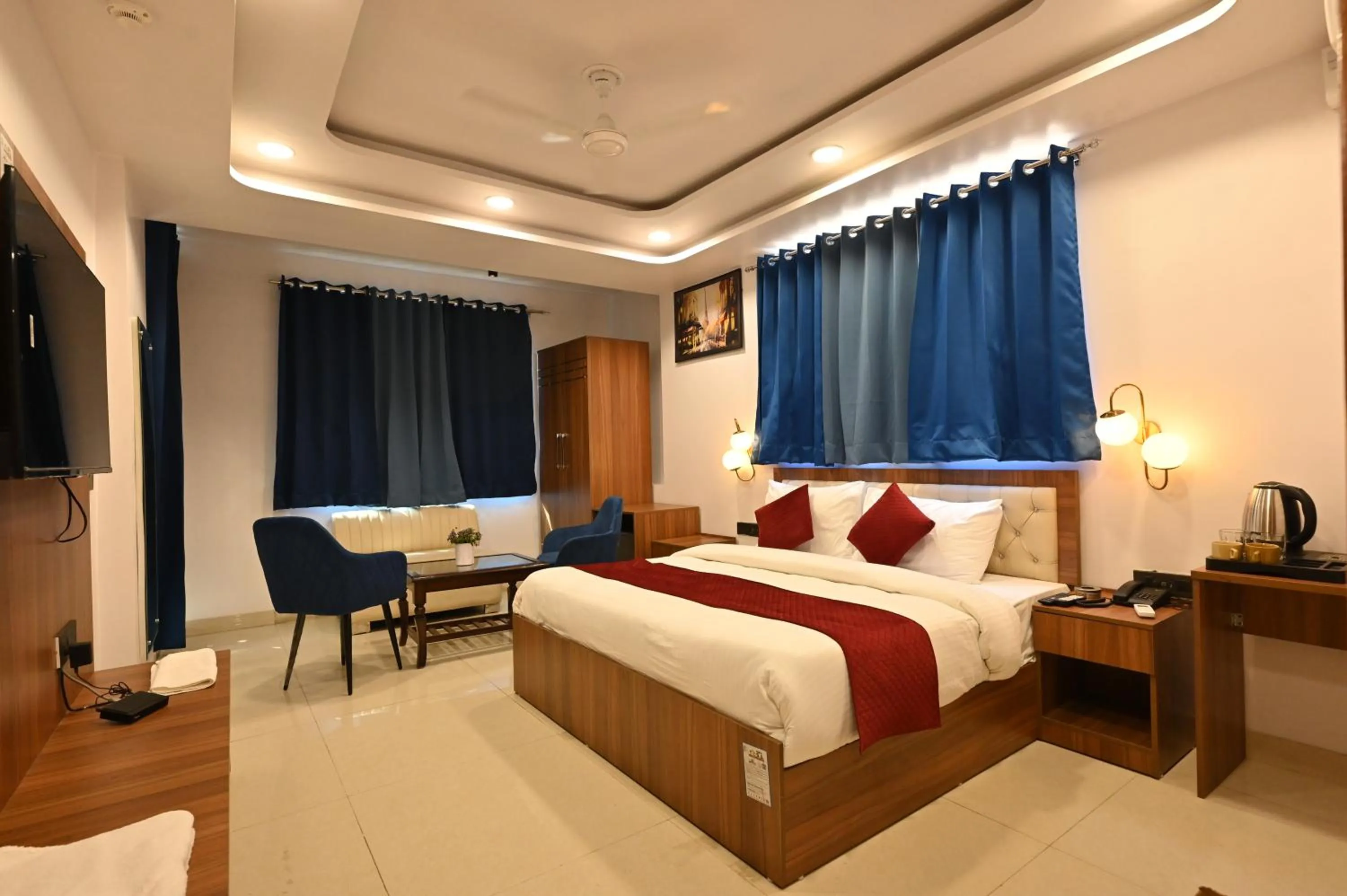 Bed in Hotel Down Town Paschim Vihar