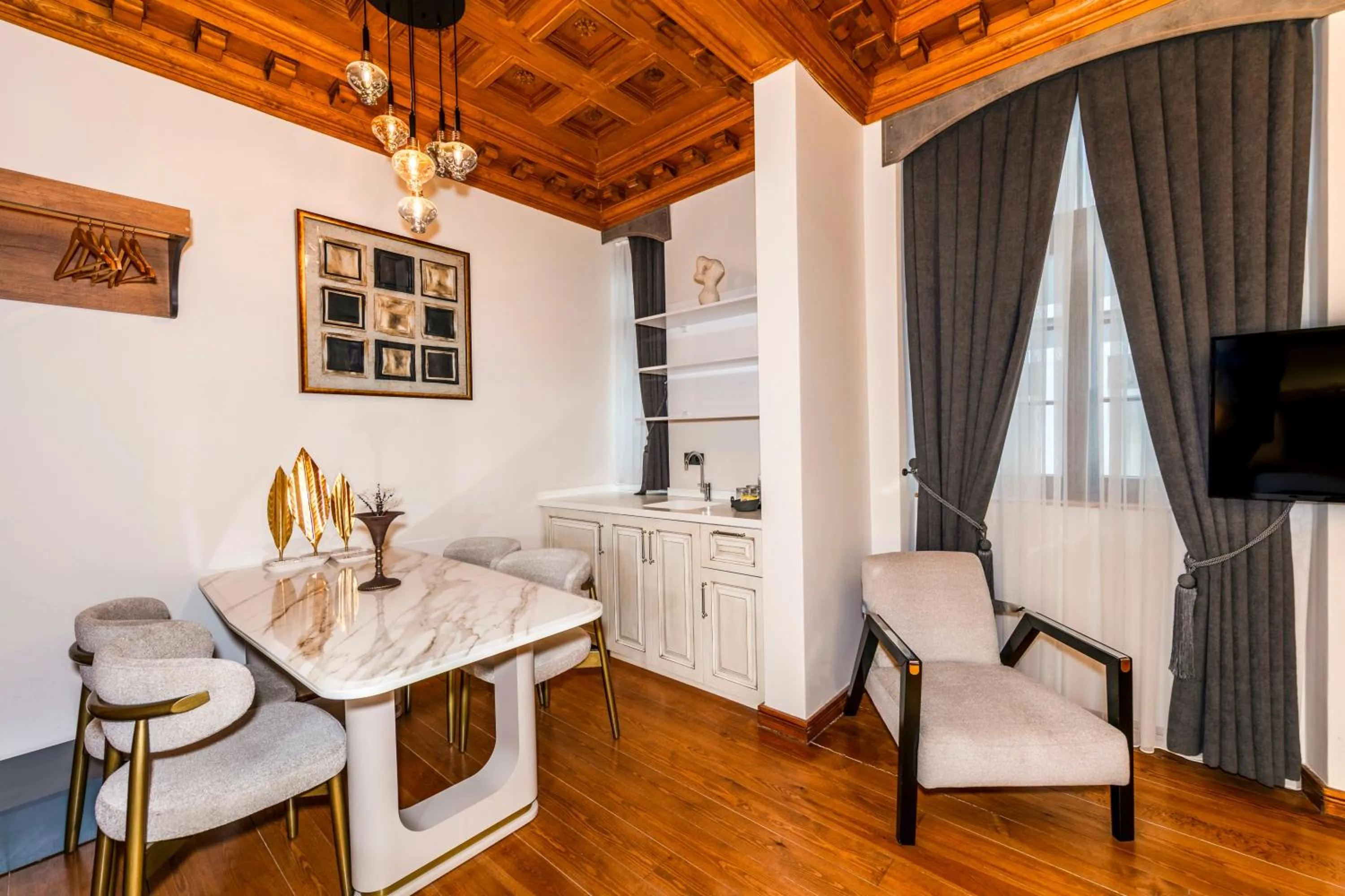 Photo of the whole room in Elmira Pera Hotel & - Special Class