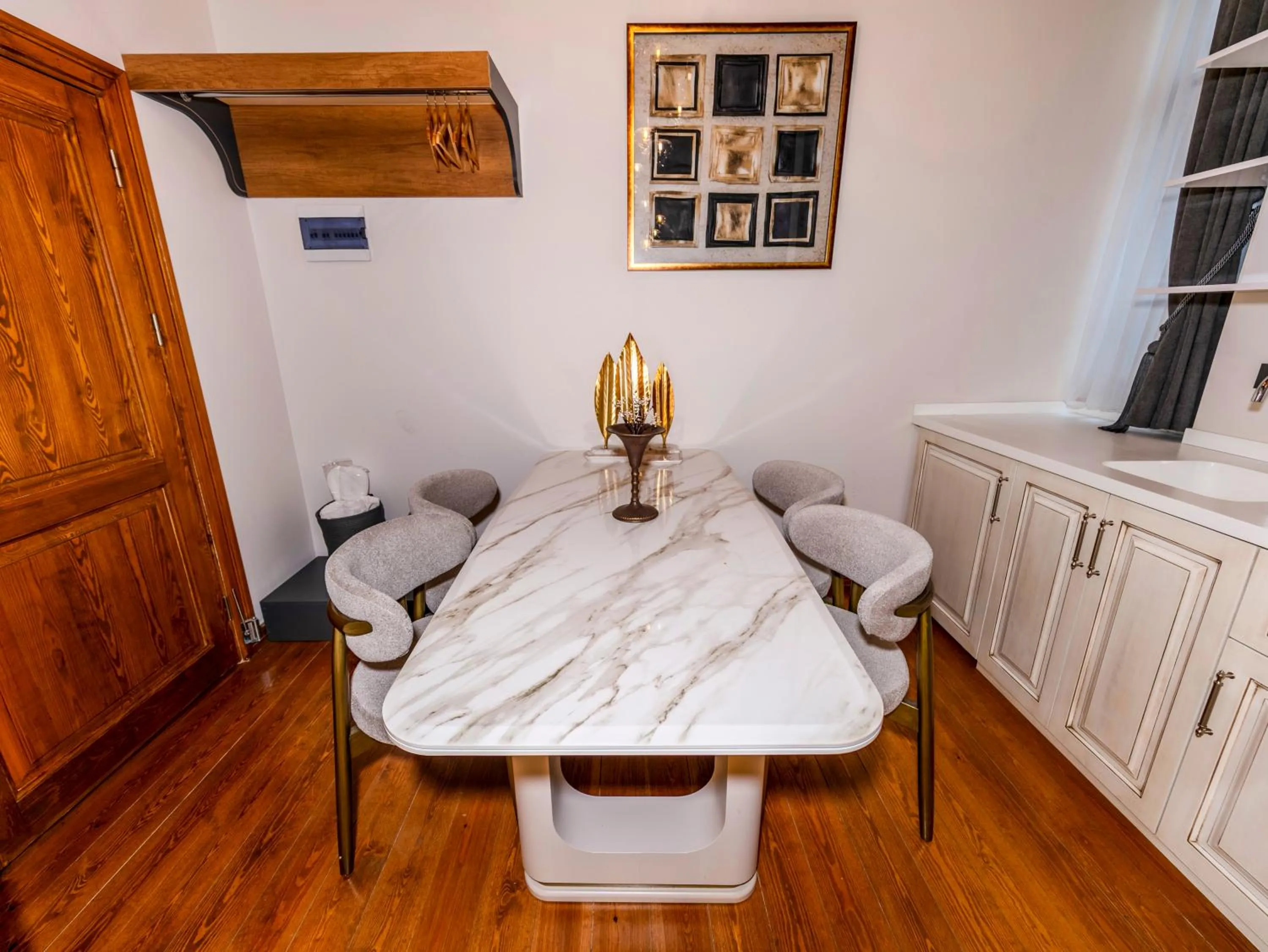 Photo of the whole room in Elmira Pera Hotel & - Special Class