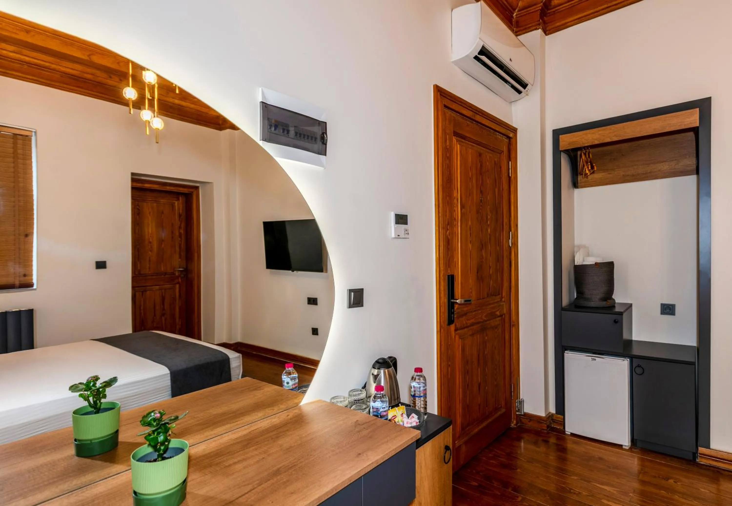 Photo of the whole room in Elmira Pera Hotel & - Special Class