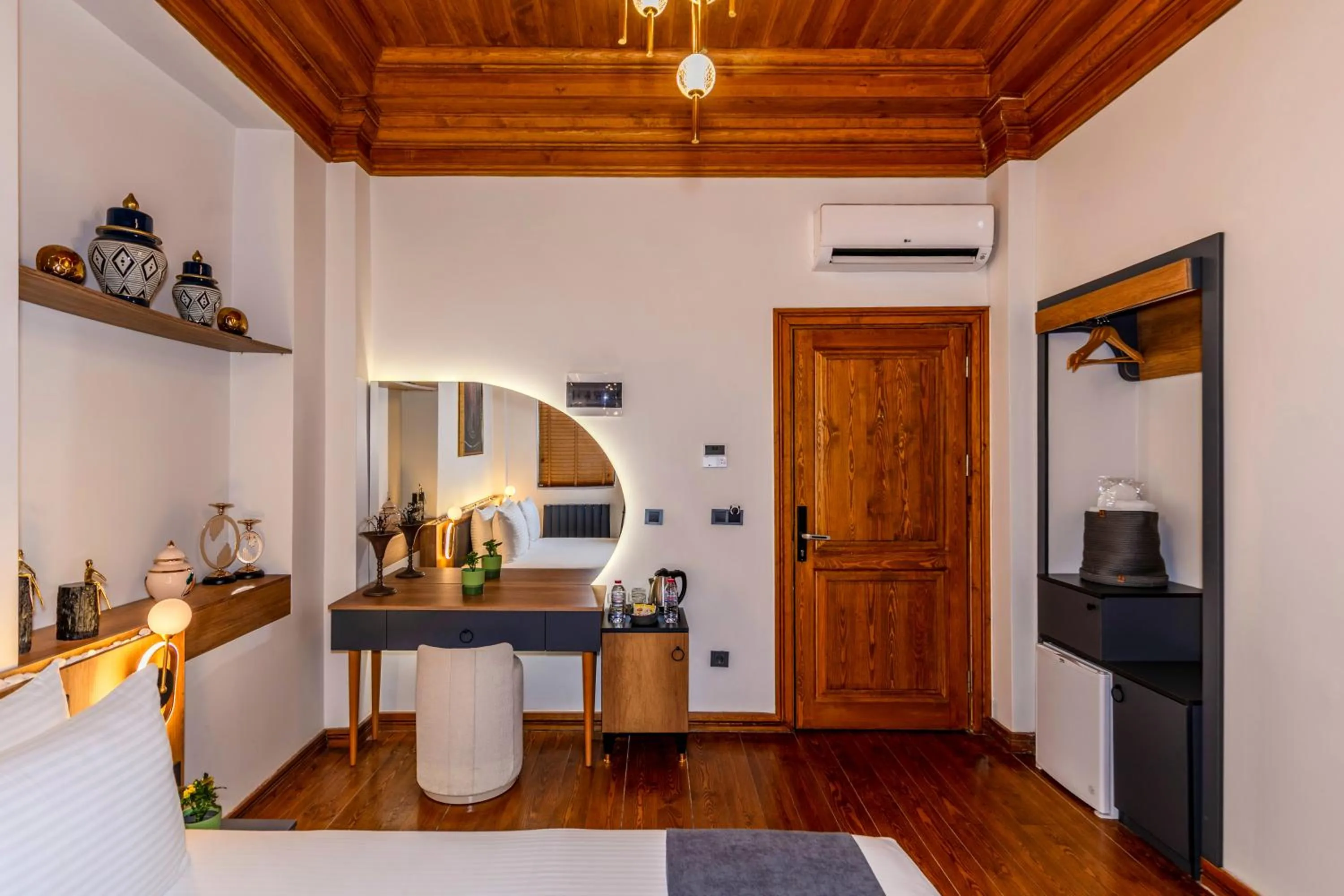 Photo of the whole room in Elmira Pera Hotel & - Special Class