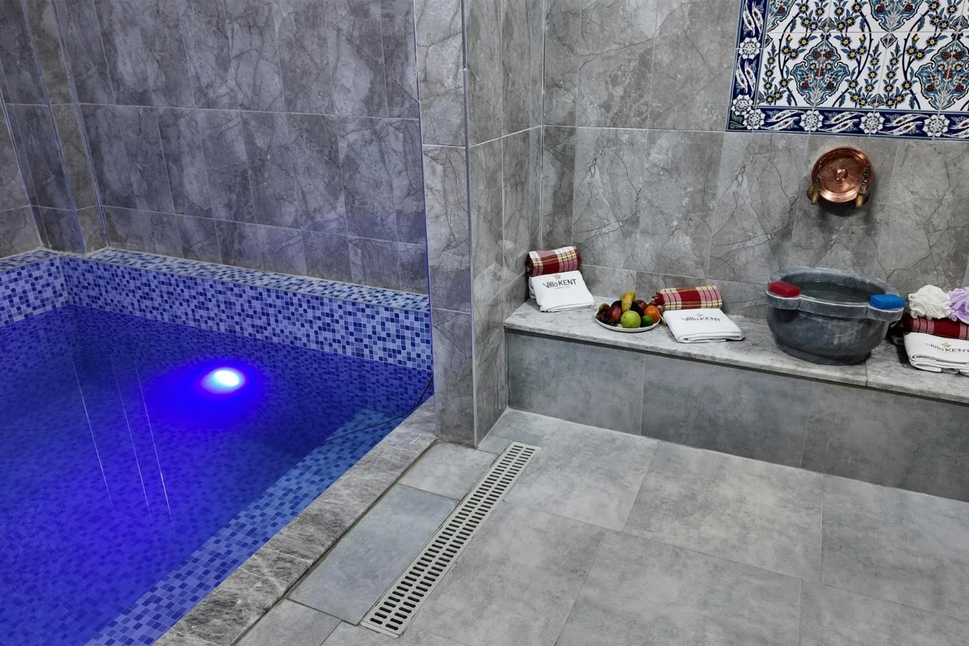 Hot Spring Bath in Villa Kent Termal Otel