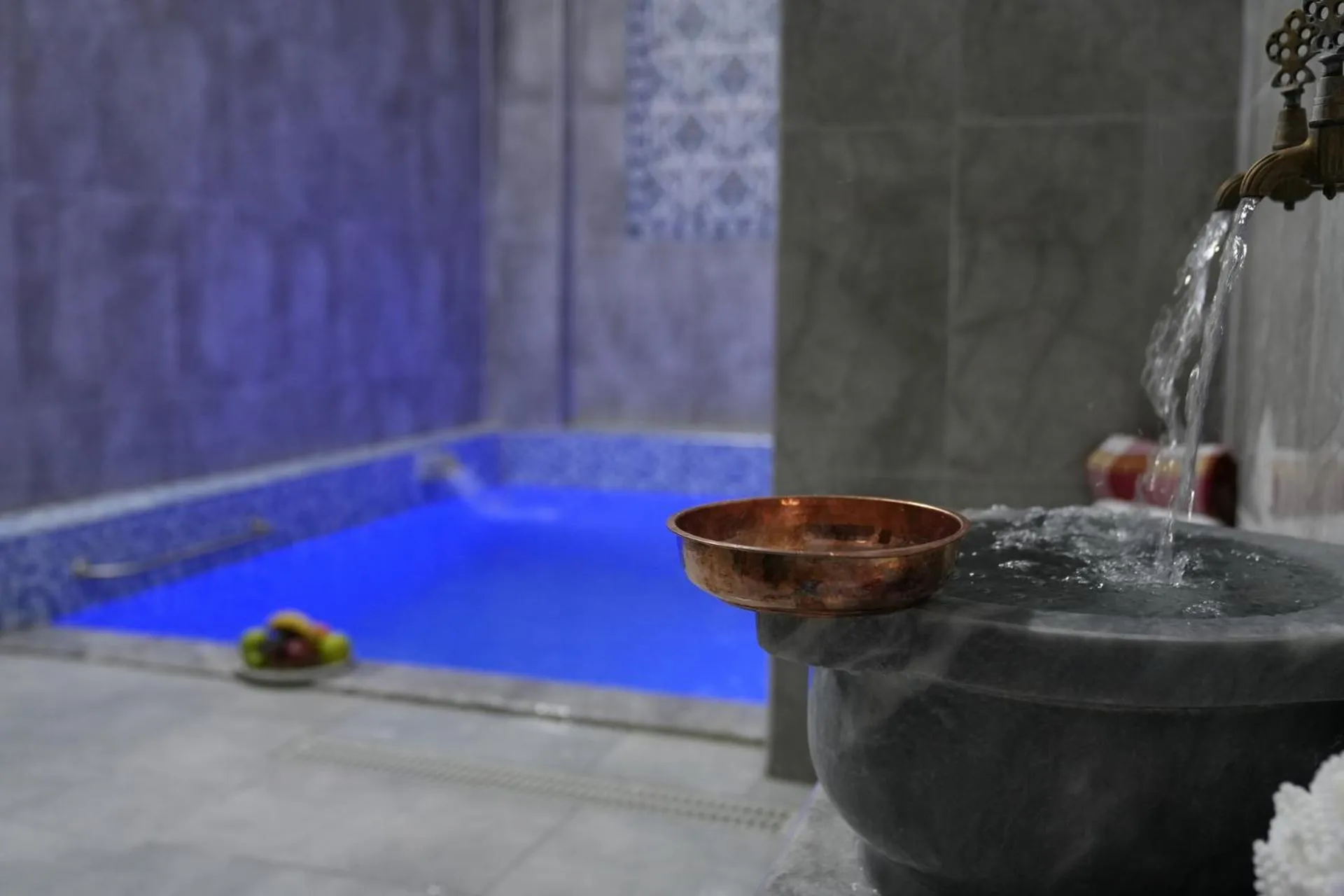 Hot Spring Bath in Villa Kent Termal Otel