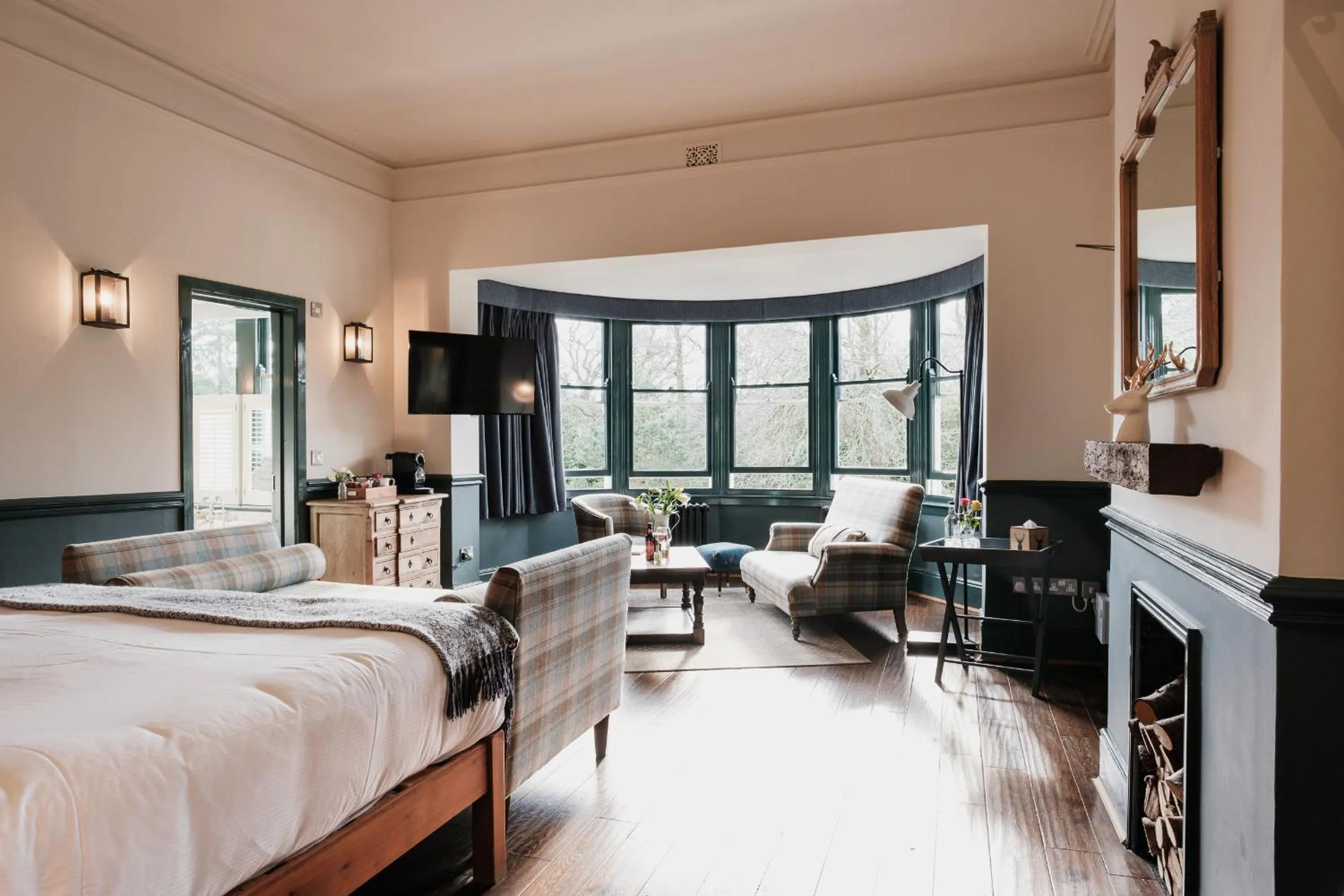 Bed in The White Buck