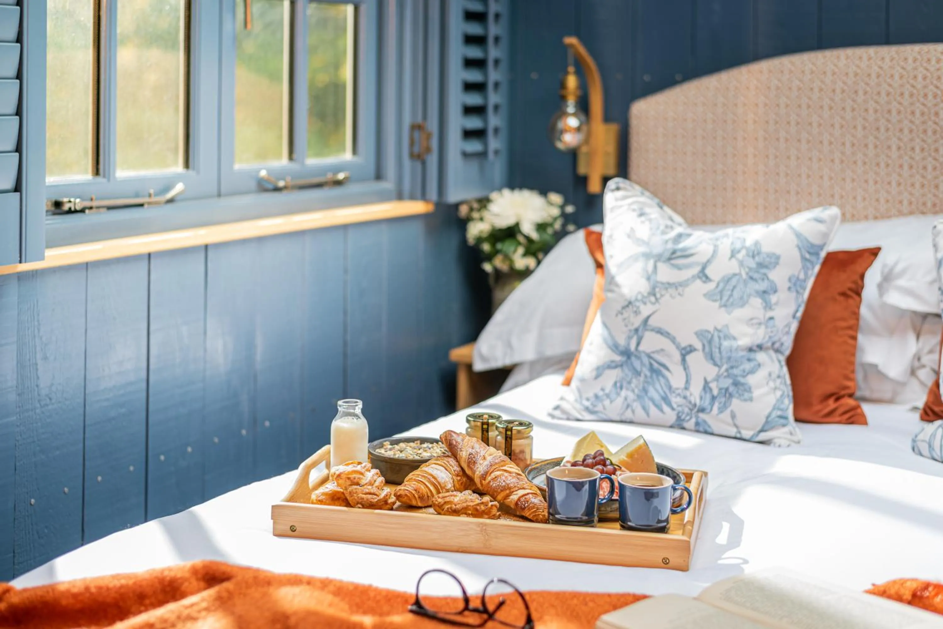 Breakfast, Bed in Burley Manor