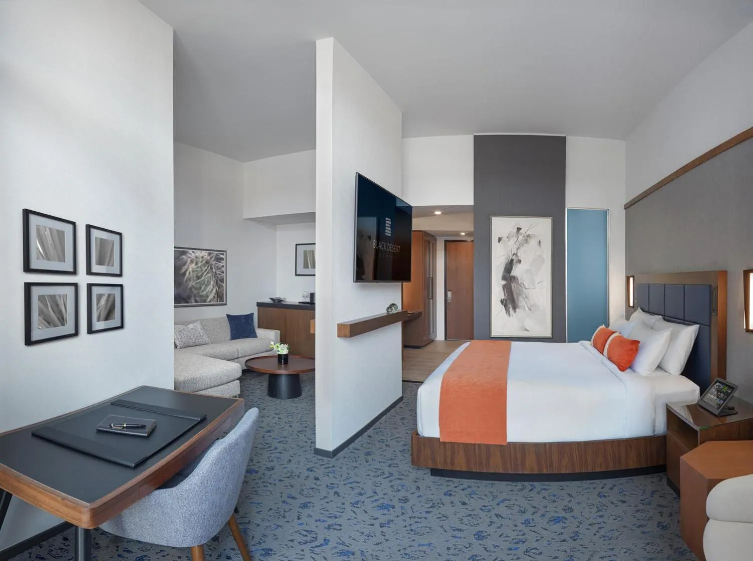 Bedroom, Bed in Black Desert Resort