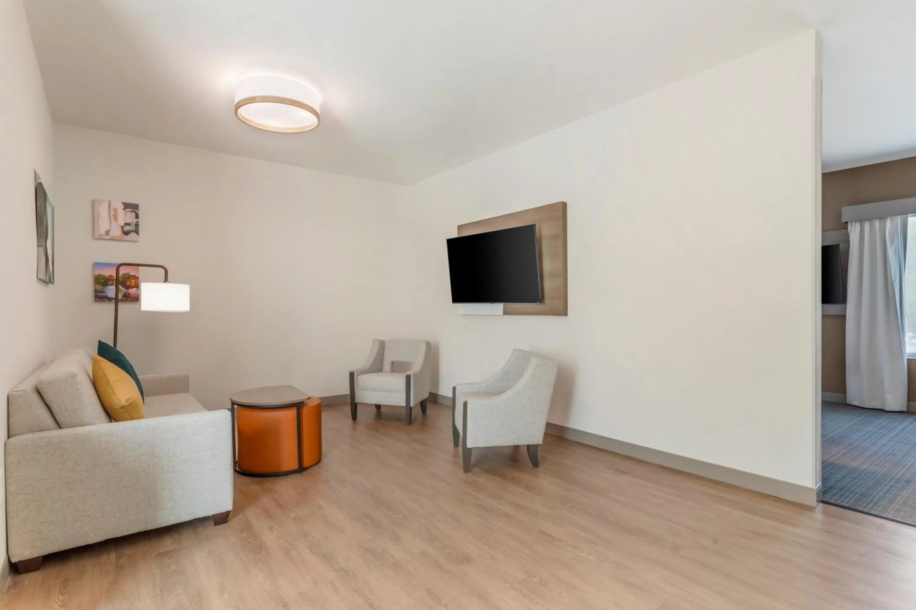 TV and multimedia in Comfort Suites Gatlinburg Downtown-Convention Center