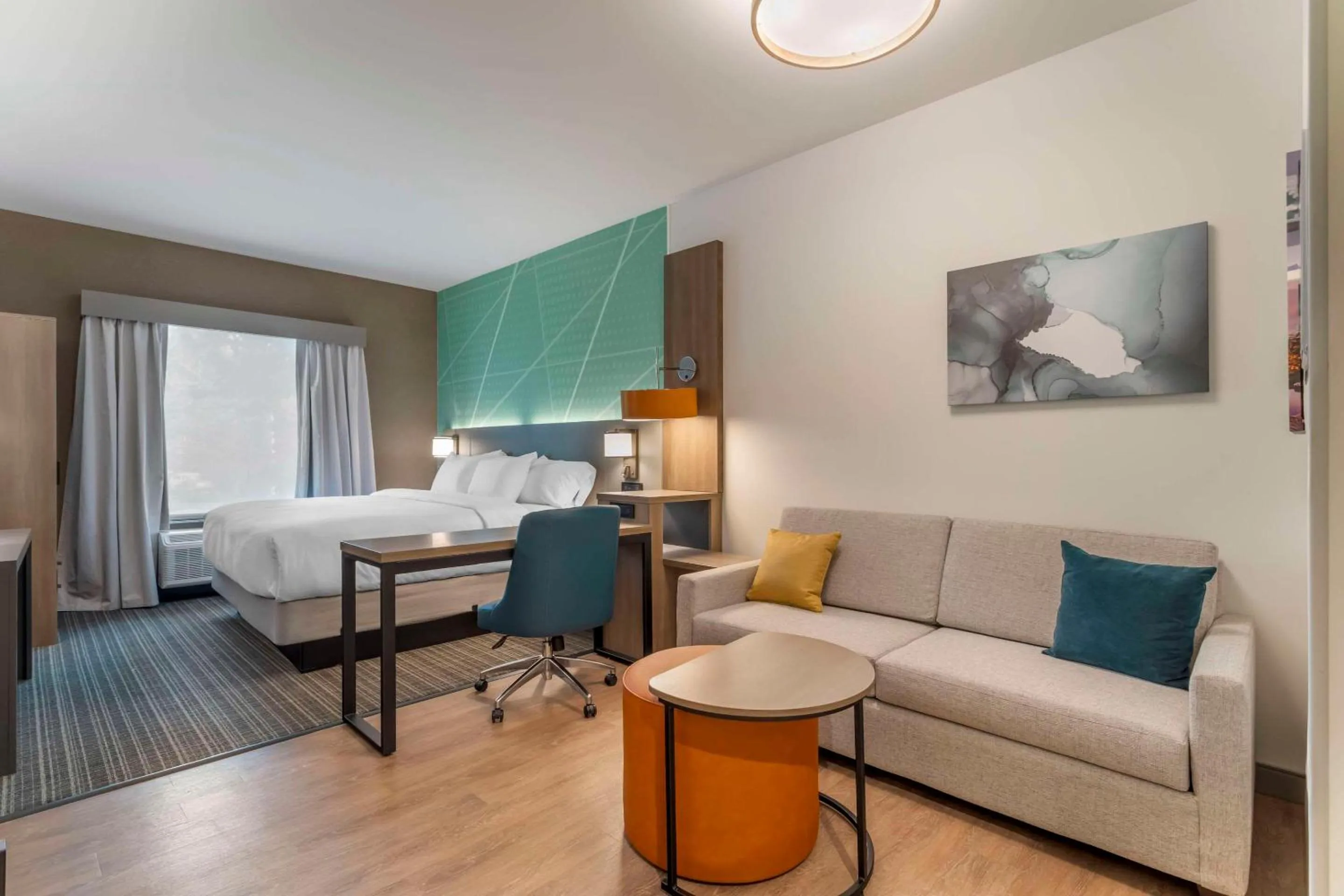 Bedroom, Bed in Comfort Suites Gatlinburg Downtown-Convention Center