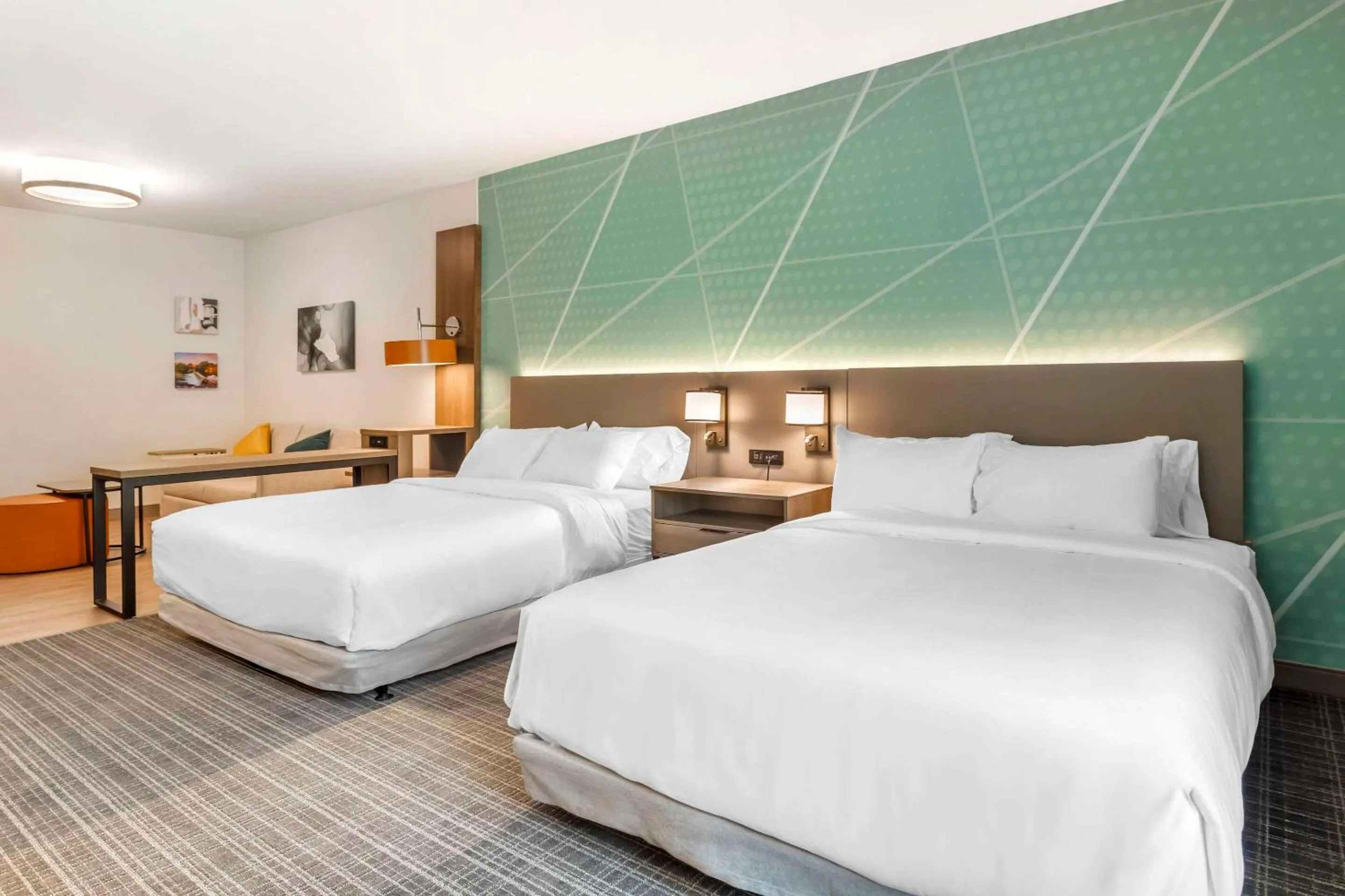 Bedroom, Bed in Comfort Suites Gatlinburg Downtown-Convention Center