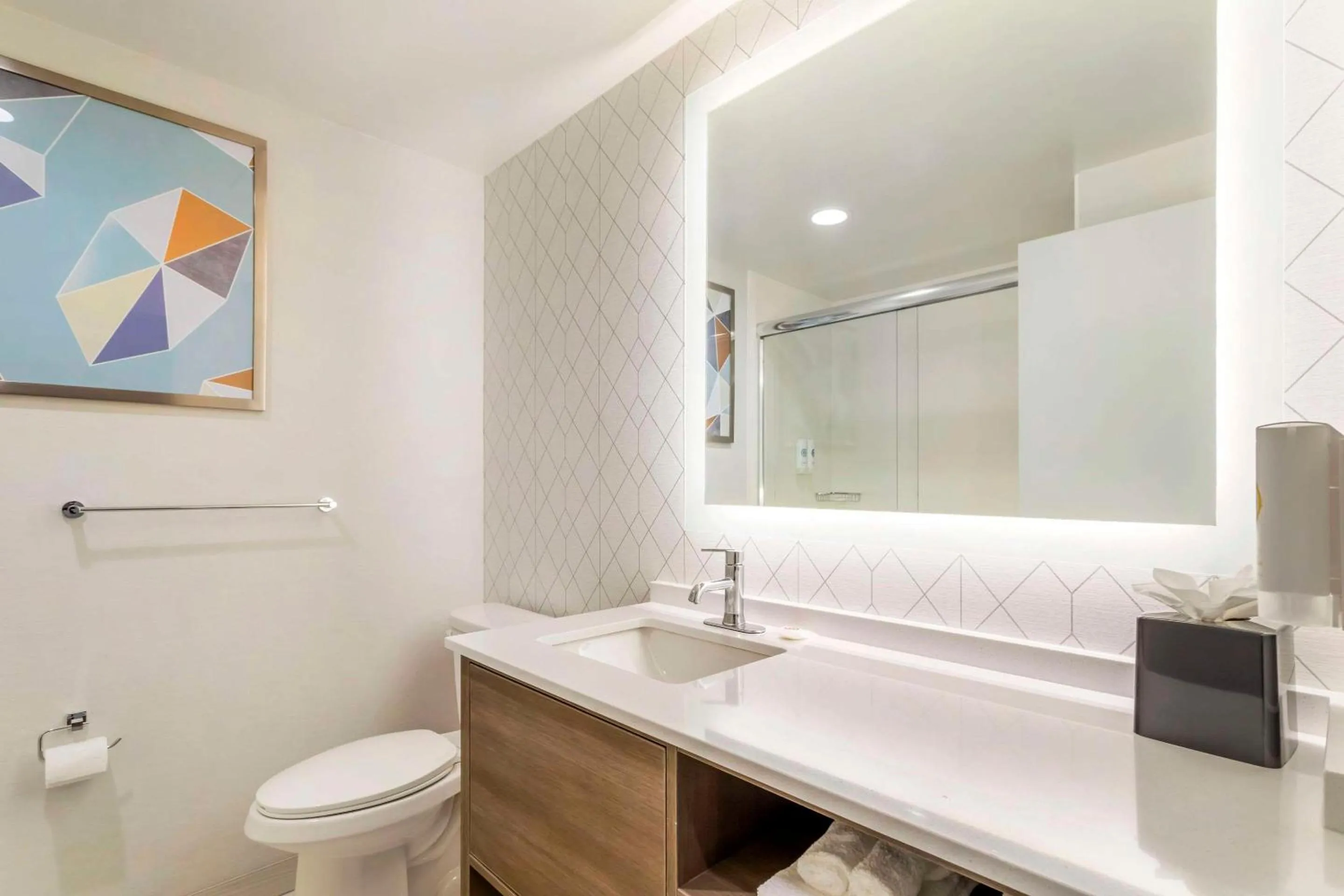 Bedroom in Comfort Suites Gatlinburg Downtown-Convention Center