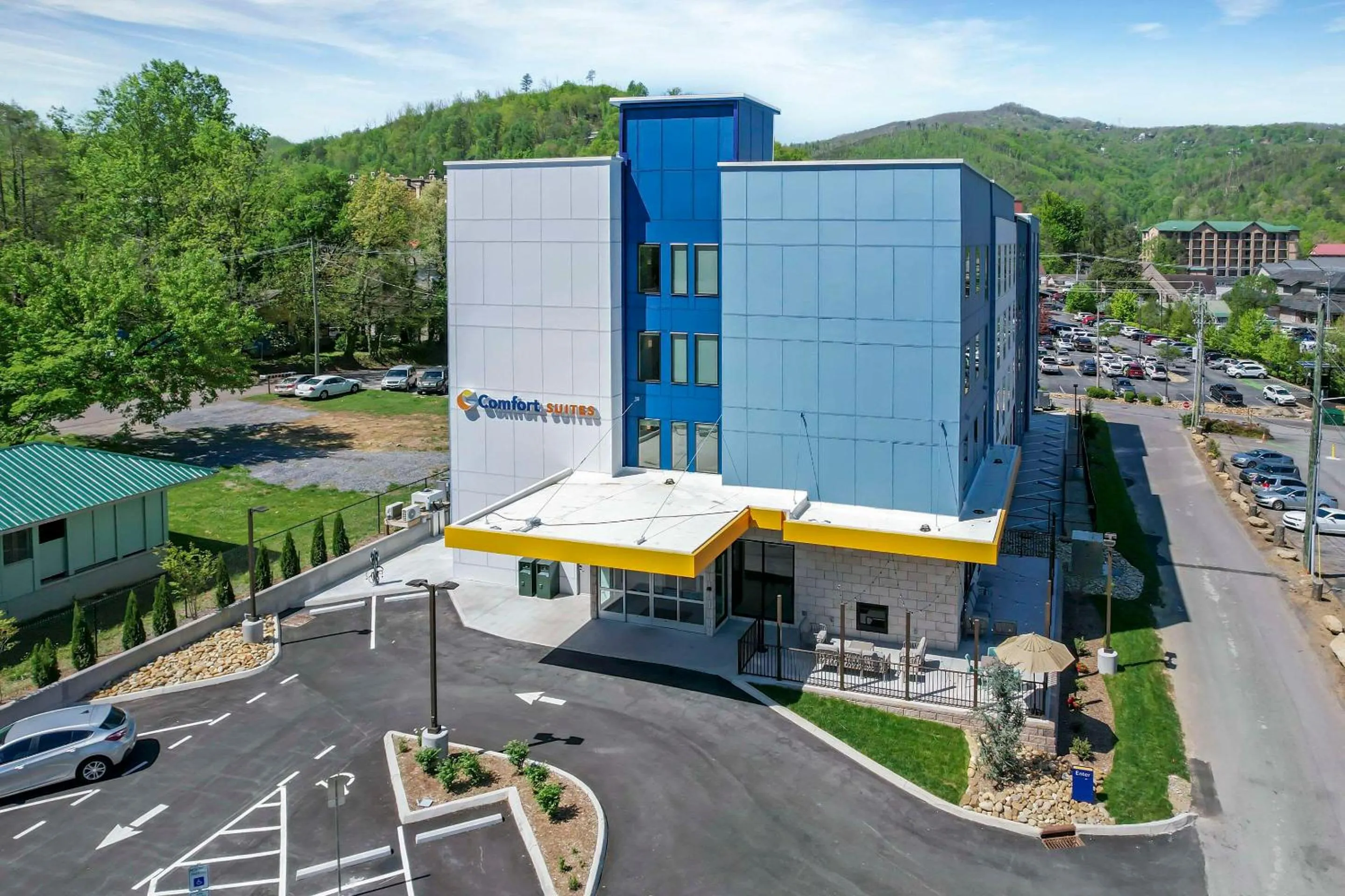 Property building in Comfort Suites Gatlinburg Downtown-Convention Center