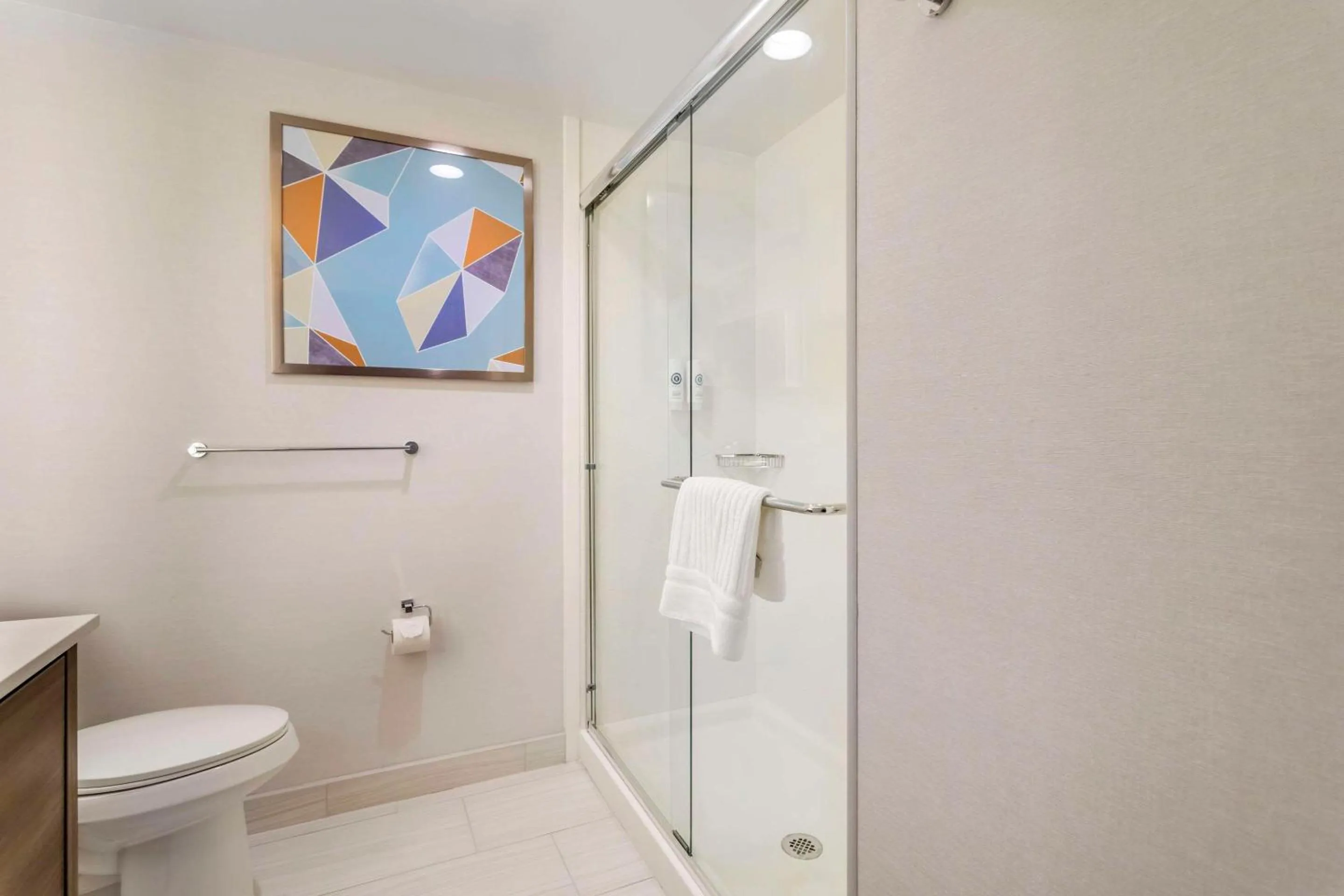 Bedroom in Comfort Suites Gatlinburg Downtown-Convention Center