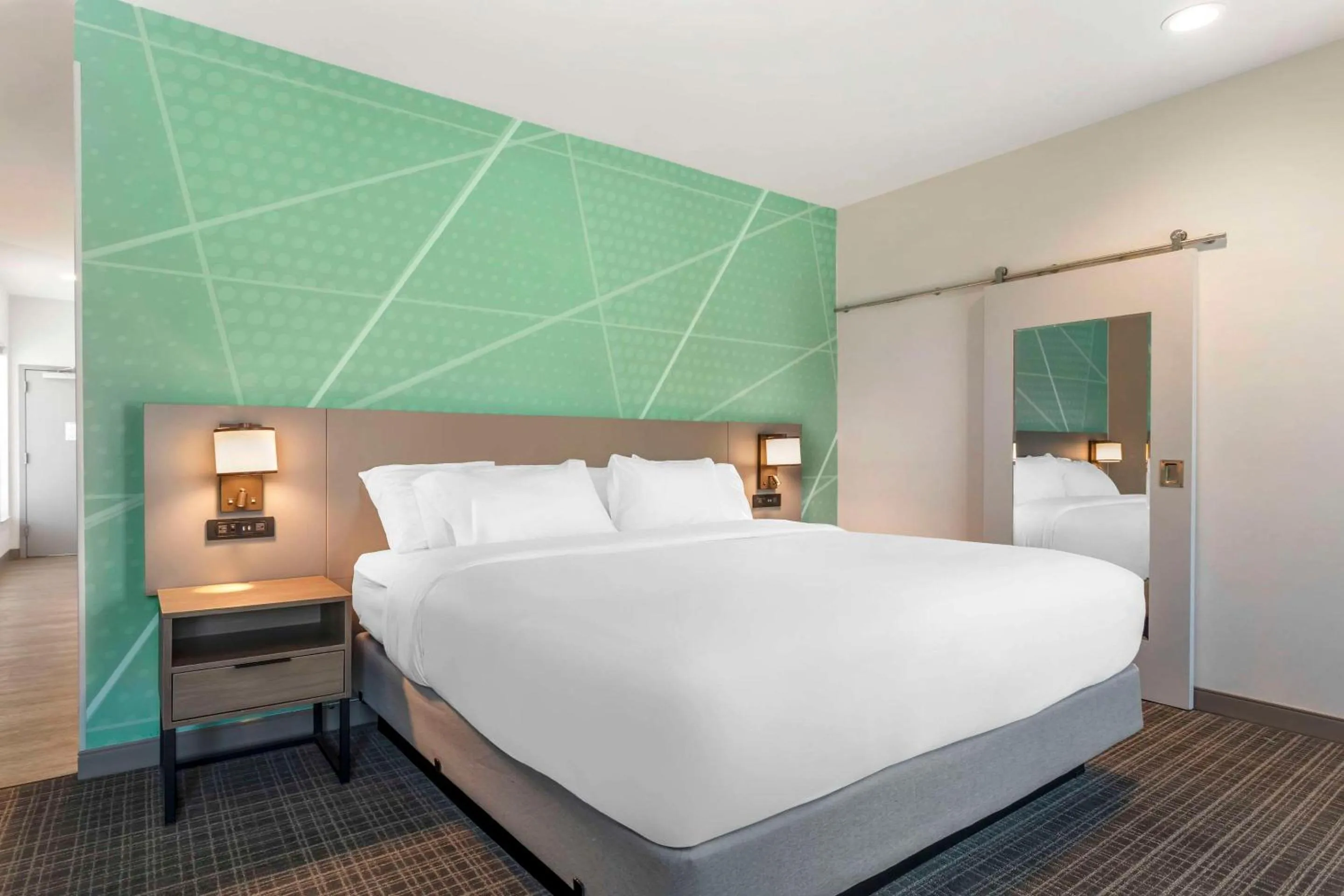 Bedroom, Bed in Comfort Suites Gatlinburg Downtown-Convention Center