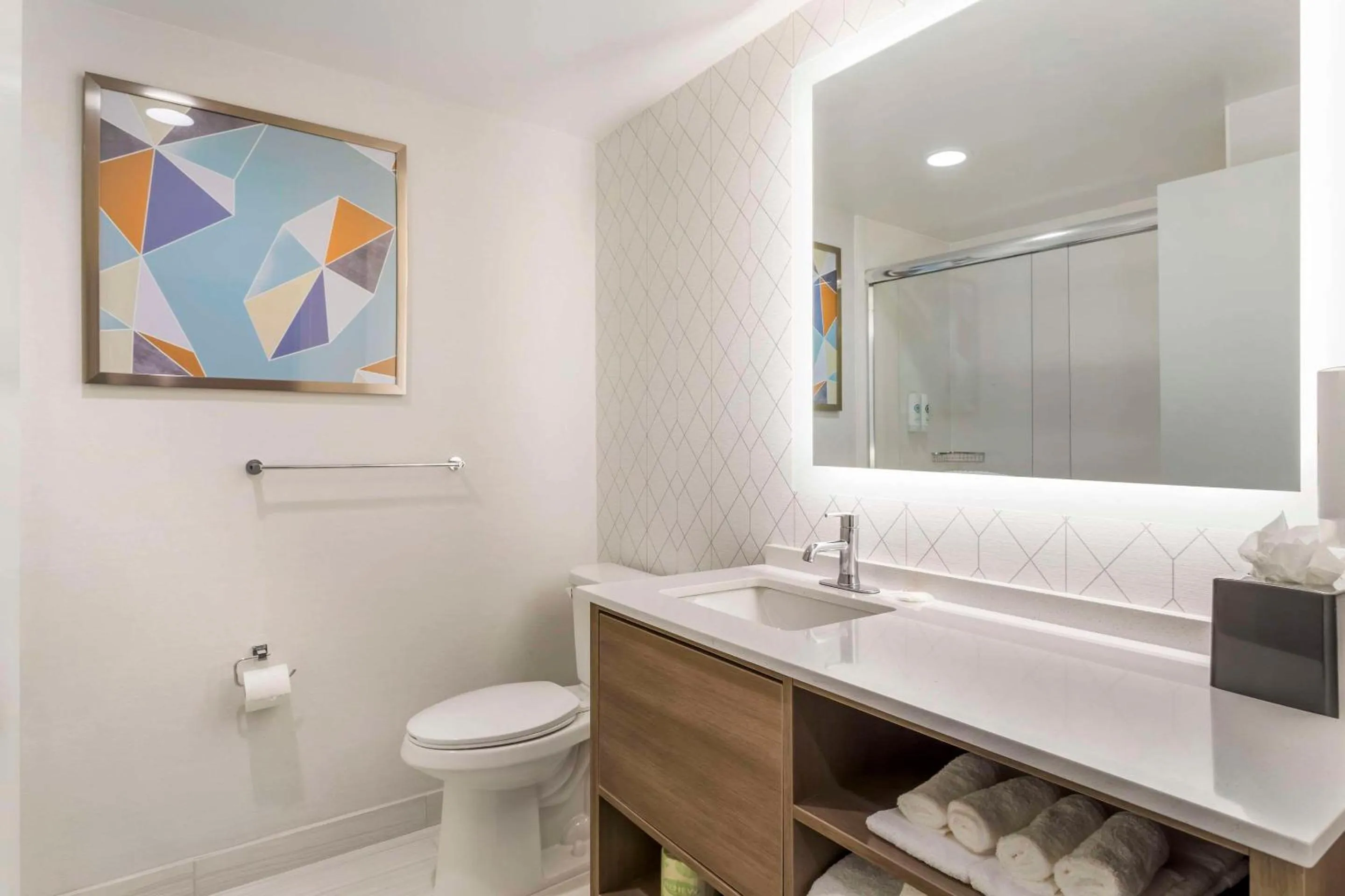 Bedroom in Comfort Suites Gatlinburg Downtown-Convention Center