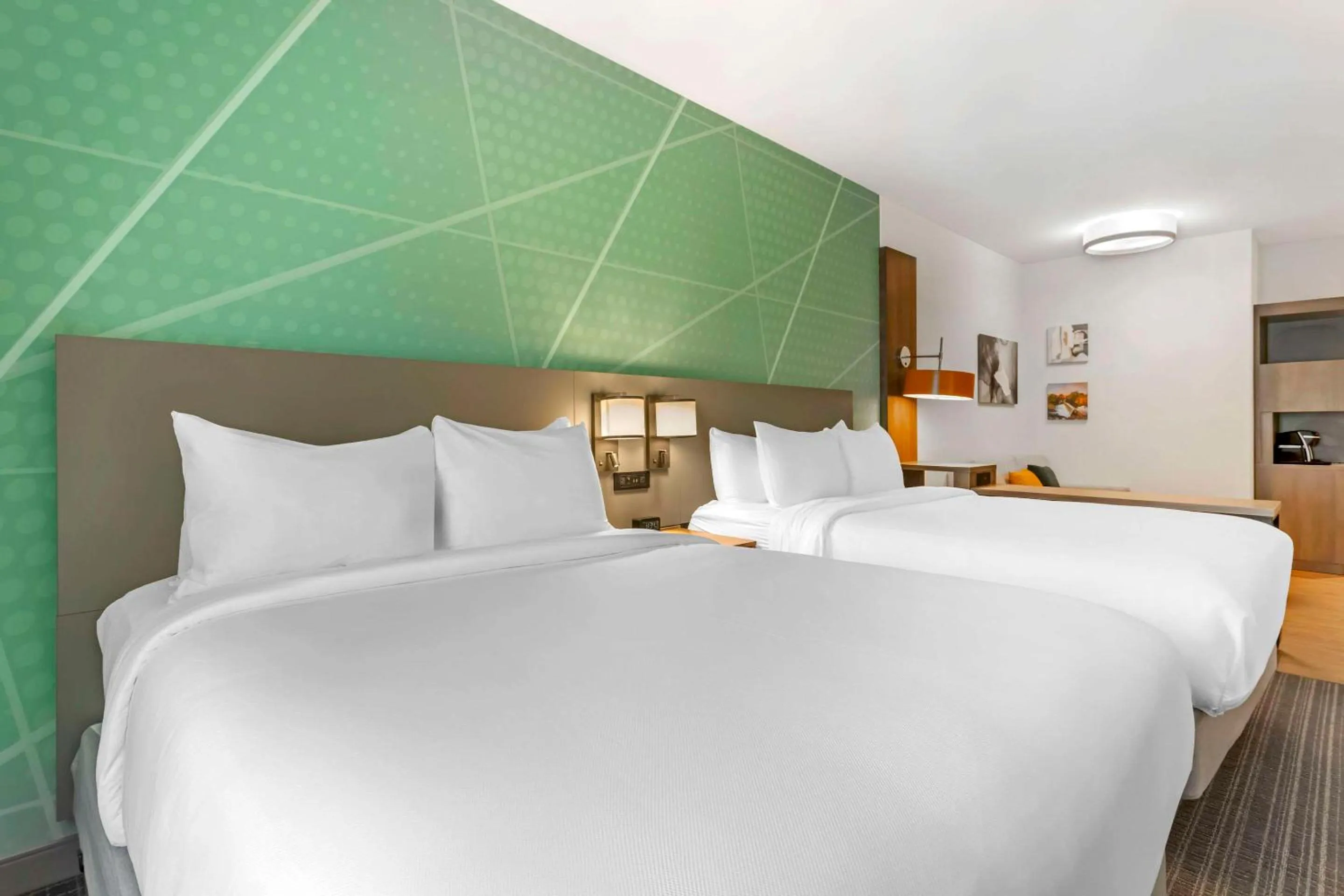 Bedroom, Bed in Comfort Suites Gatlinburg Downtown-Convention Center