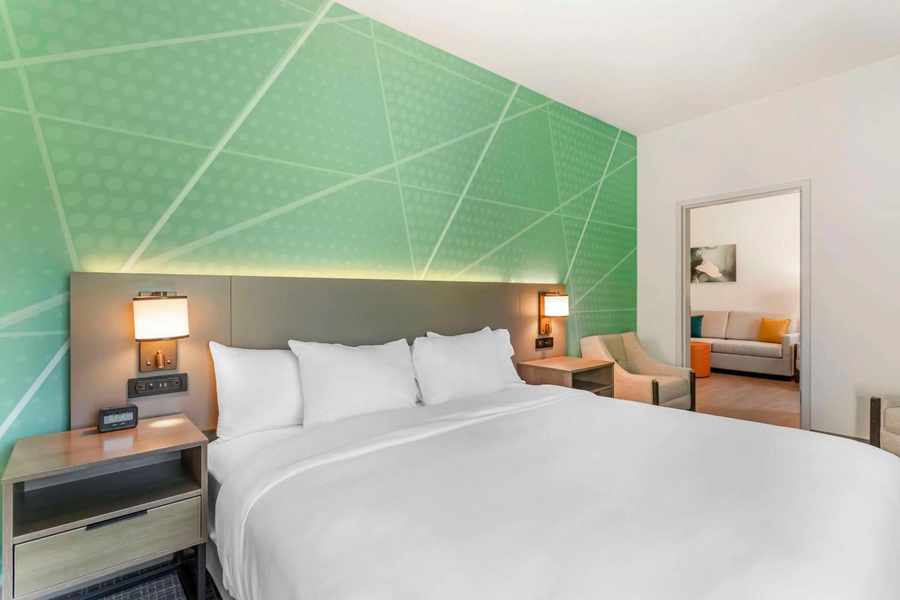 Bedroom, Bed in Comfort Suites Gatlinburg Downtown-Convention Center