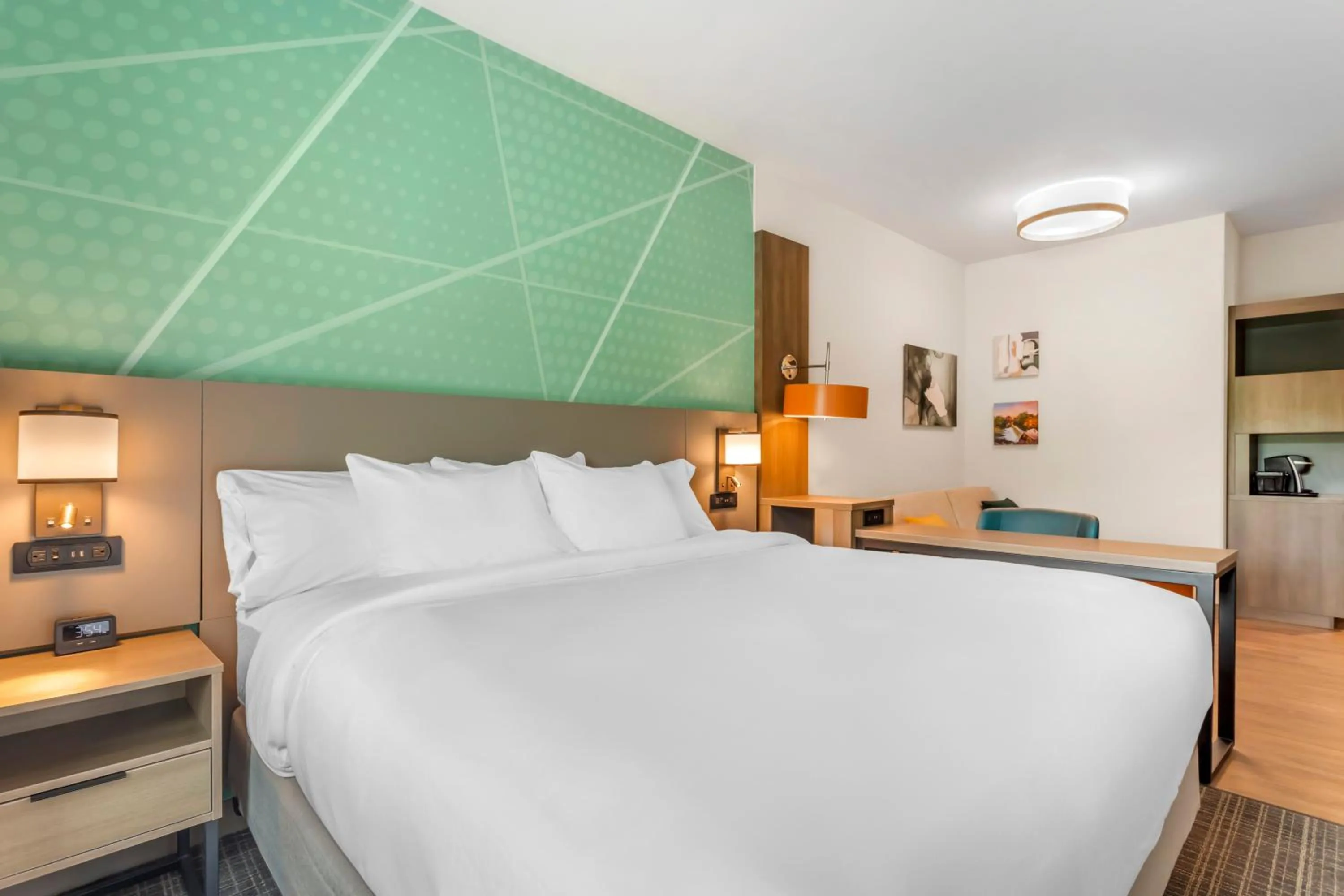 Bed in Comfort Suites Gatlinburg Downtown-Convention Center