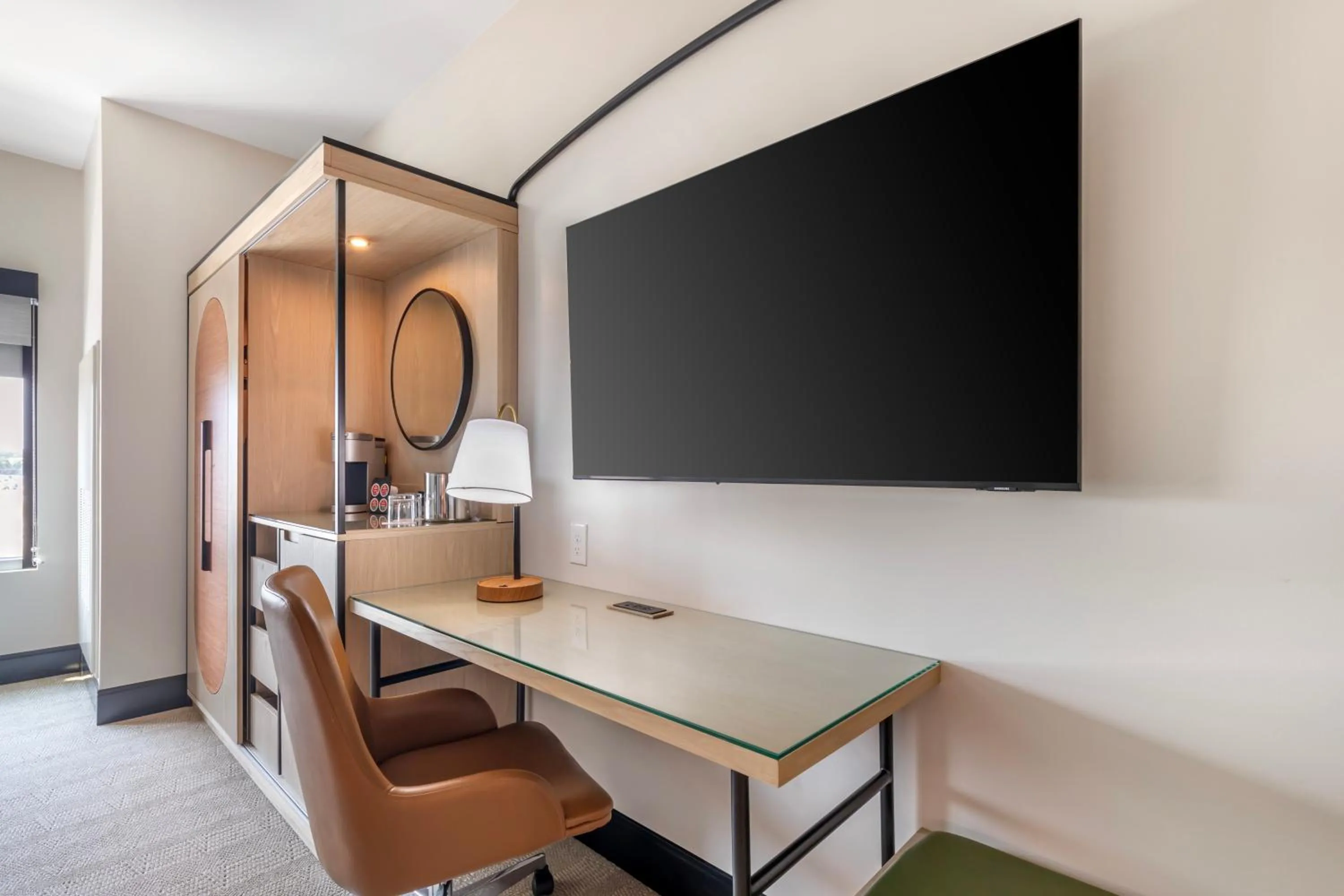 TV and multimedia in Cambria Hotel Rehoboth Beach