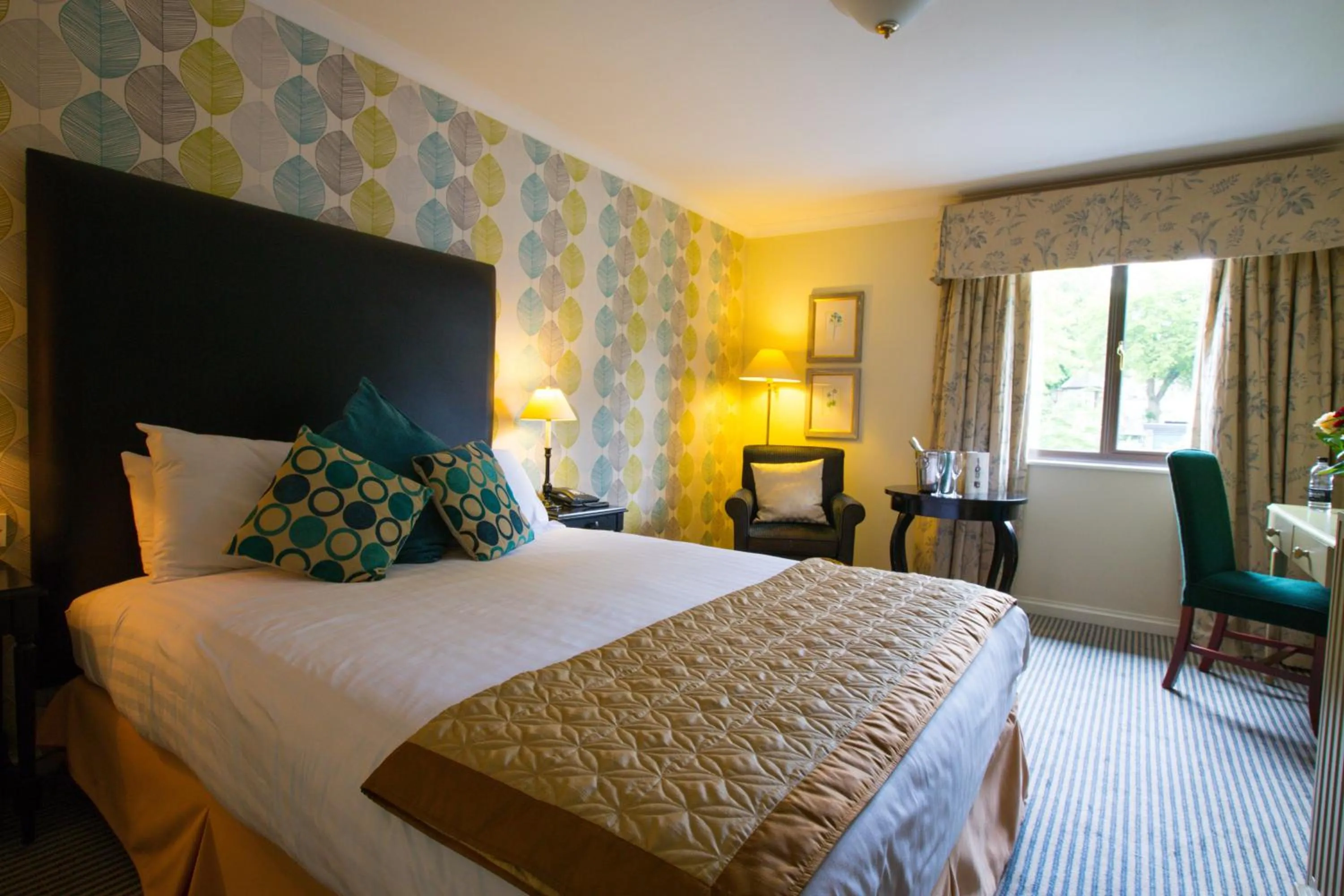 Bedroom in Kingston Lodge Hotel