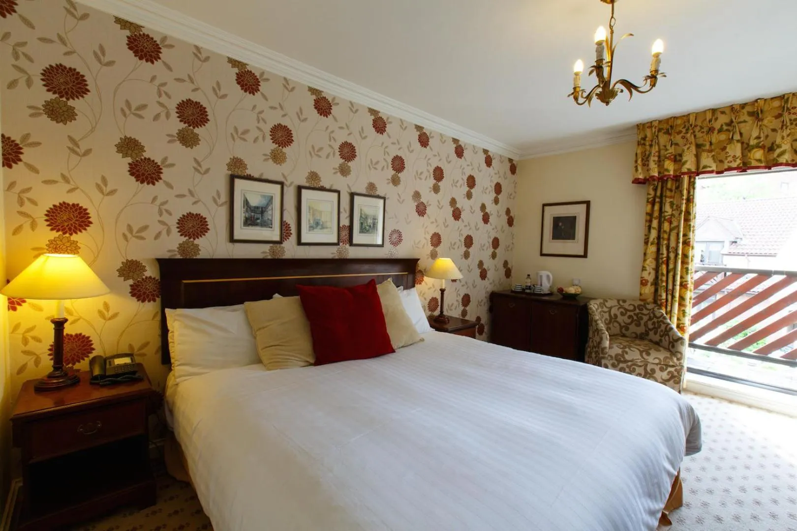 Garden in Kingston Lodge Hotel