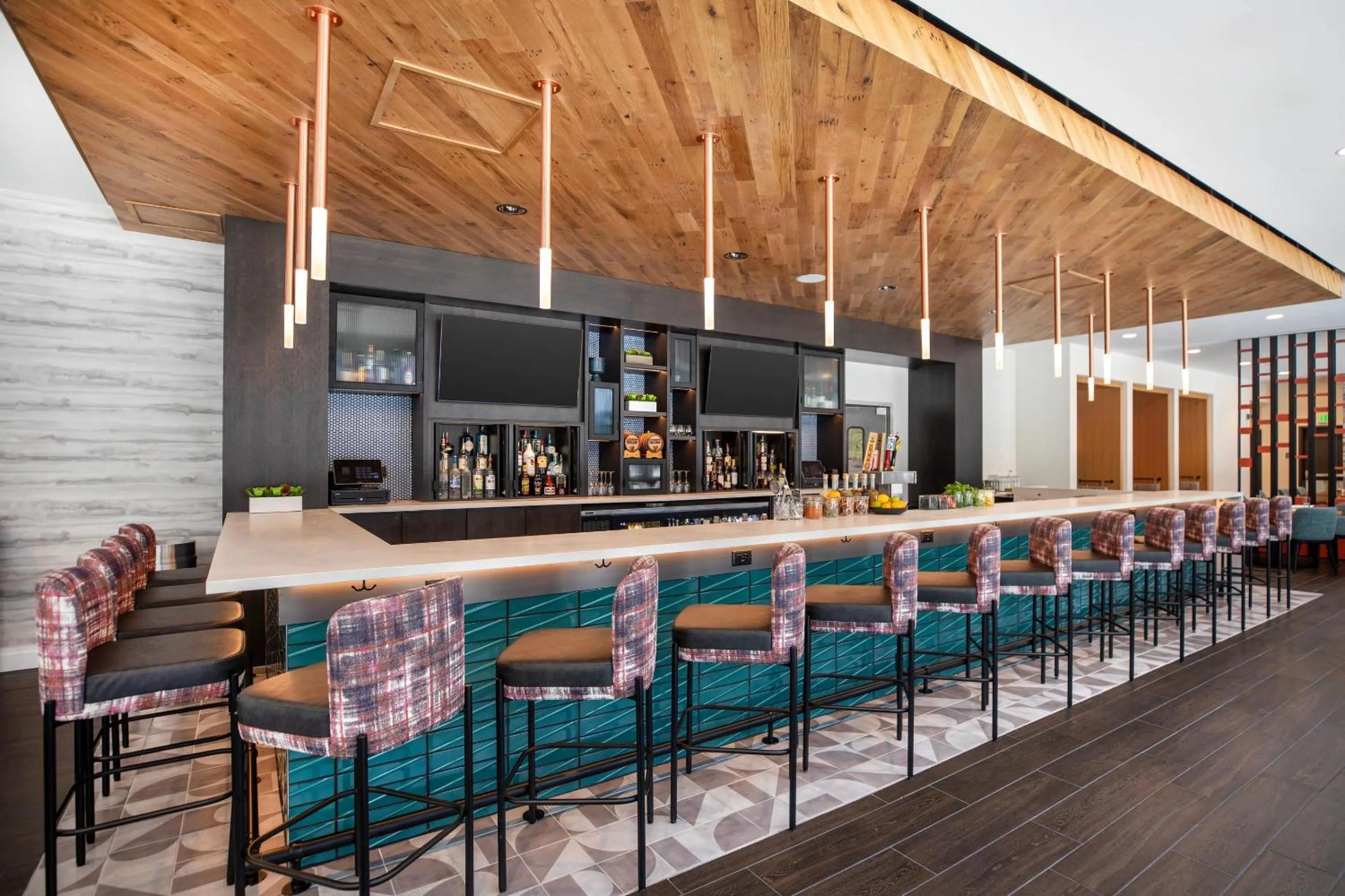 Lounge or bar in Cambria Hotel Denver Downtown RiNo