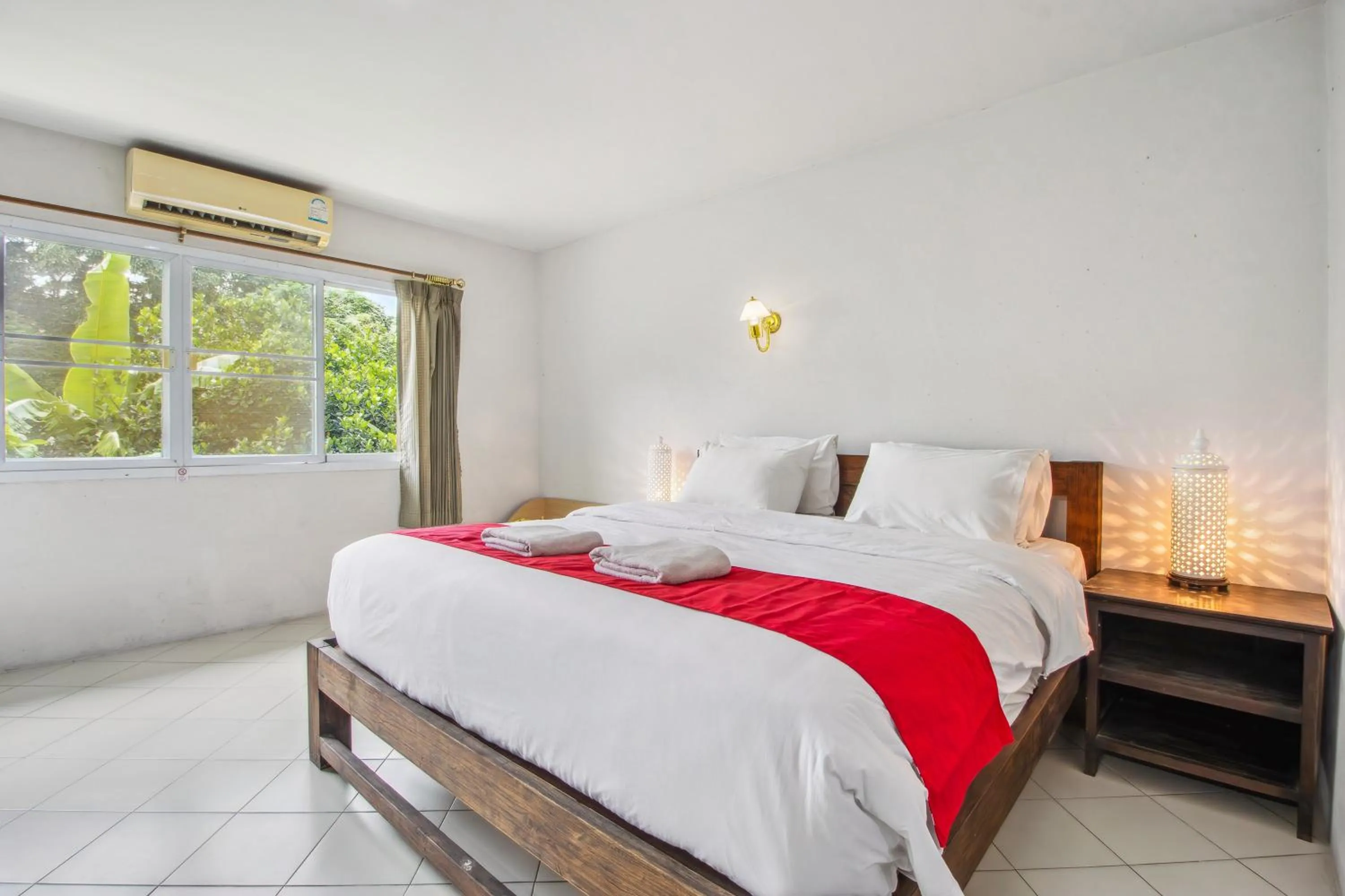 Bedroom, Bed in Budget Stars Hotel Chiang Mai