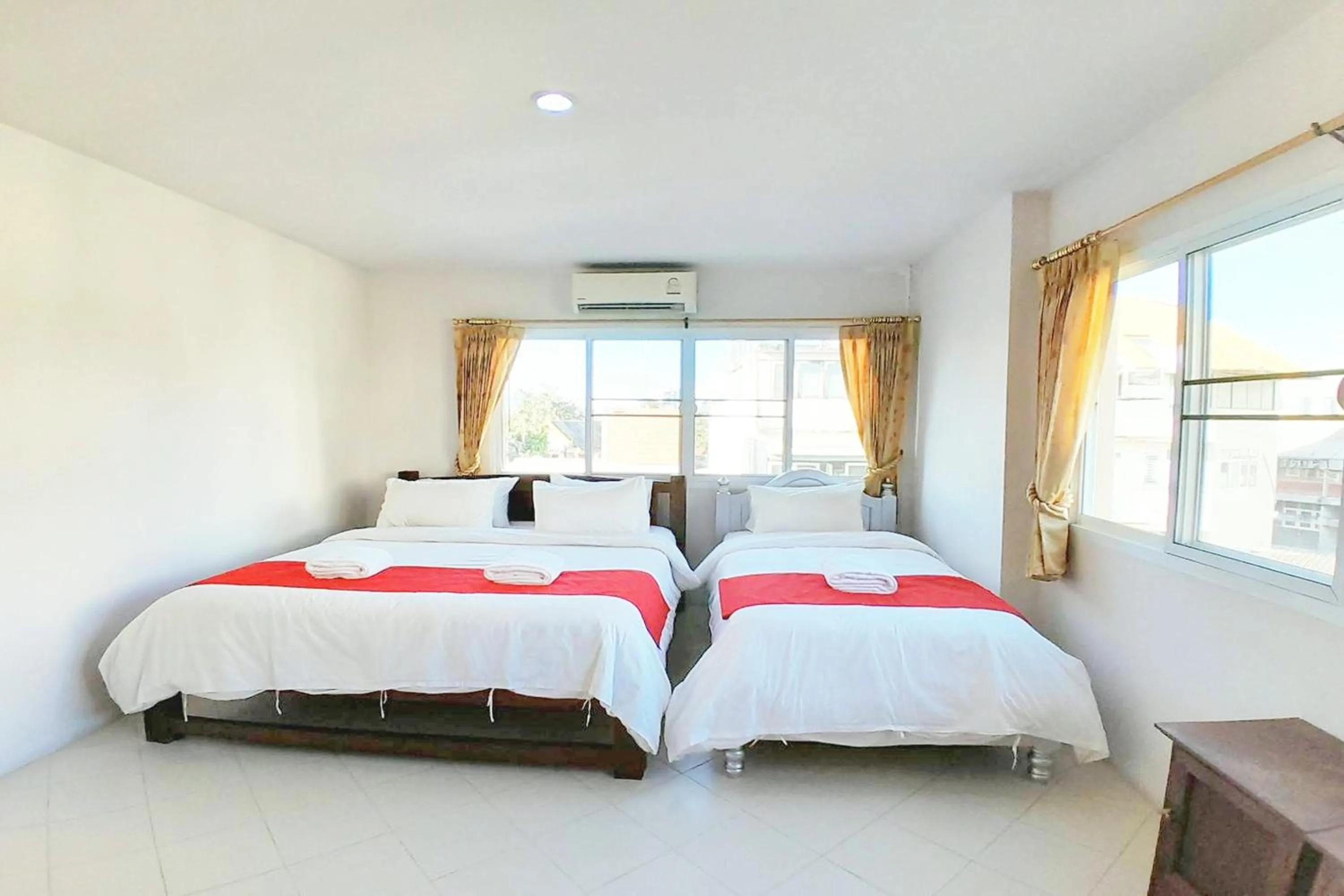 Bedroom, Bed in Budget Stars Hotel Chiang Mai